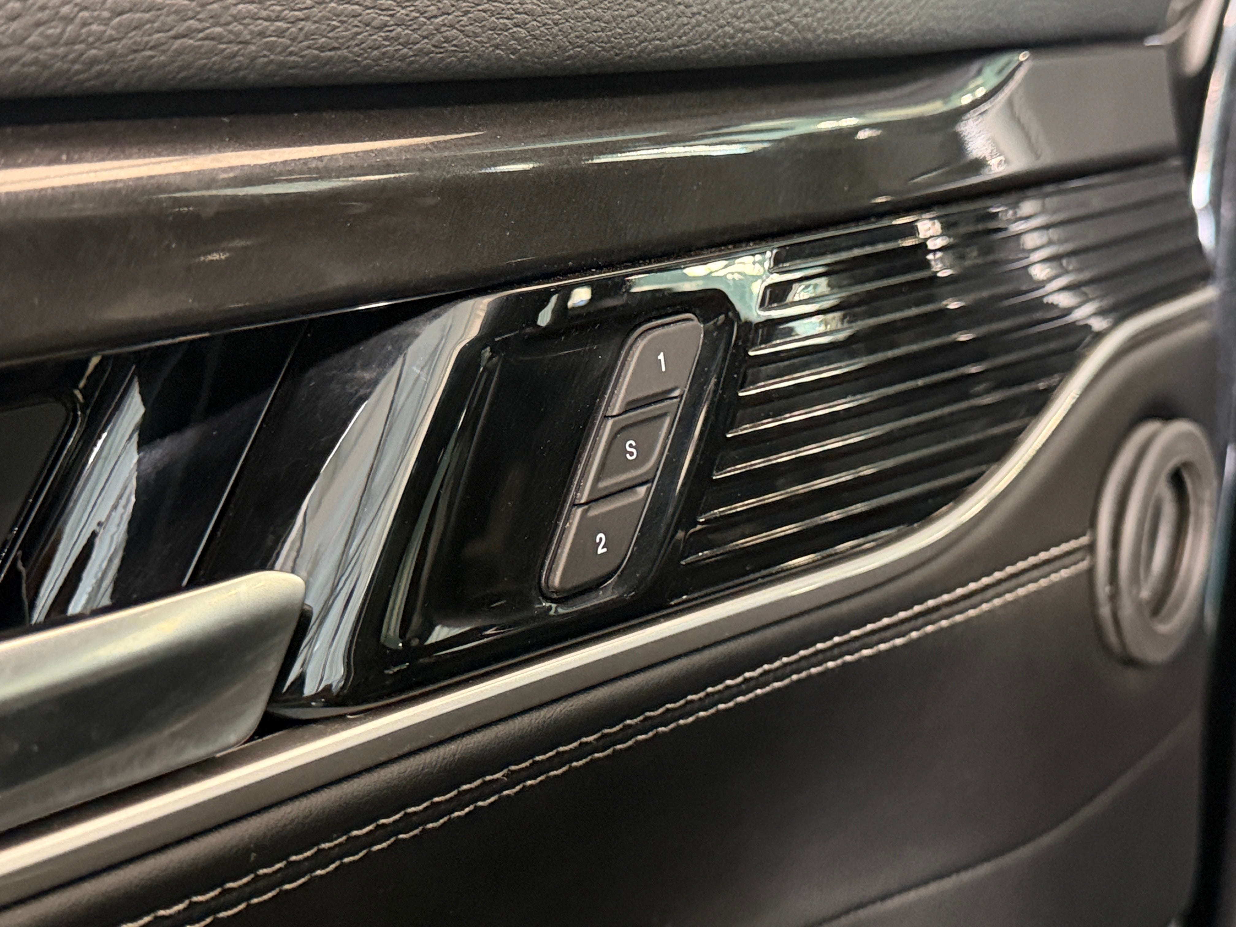 2023 Jeep Wagoneer Series I - Photo 15
