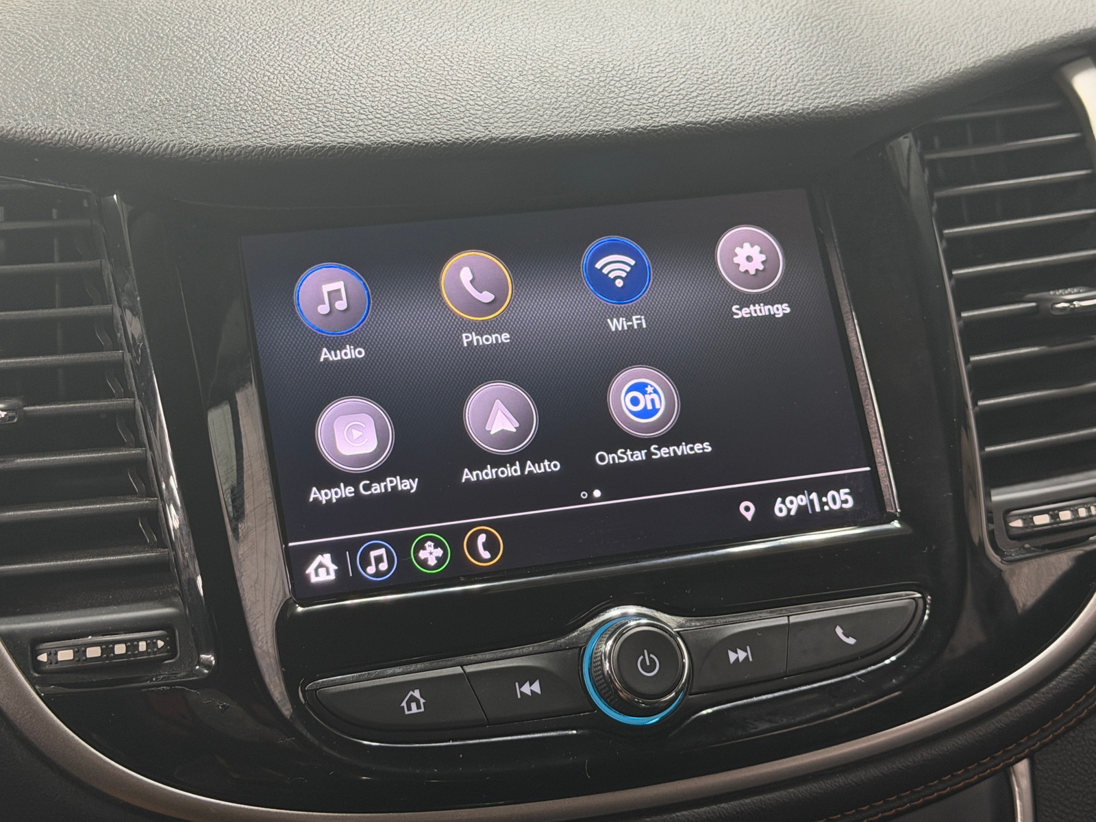 Thumbnail: 2020 Chevrolet Trax - 3