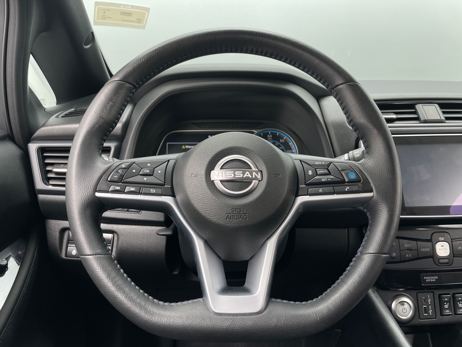 Thumbnail: 2024 Nissan Leaf - 5