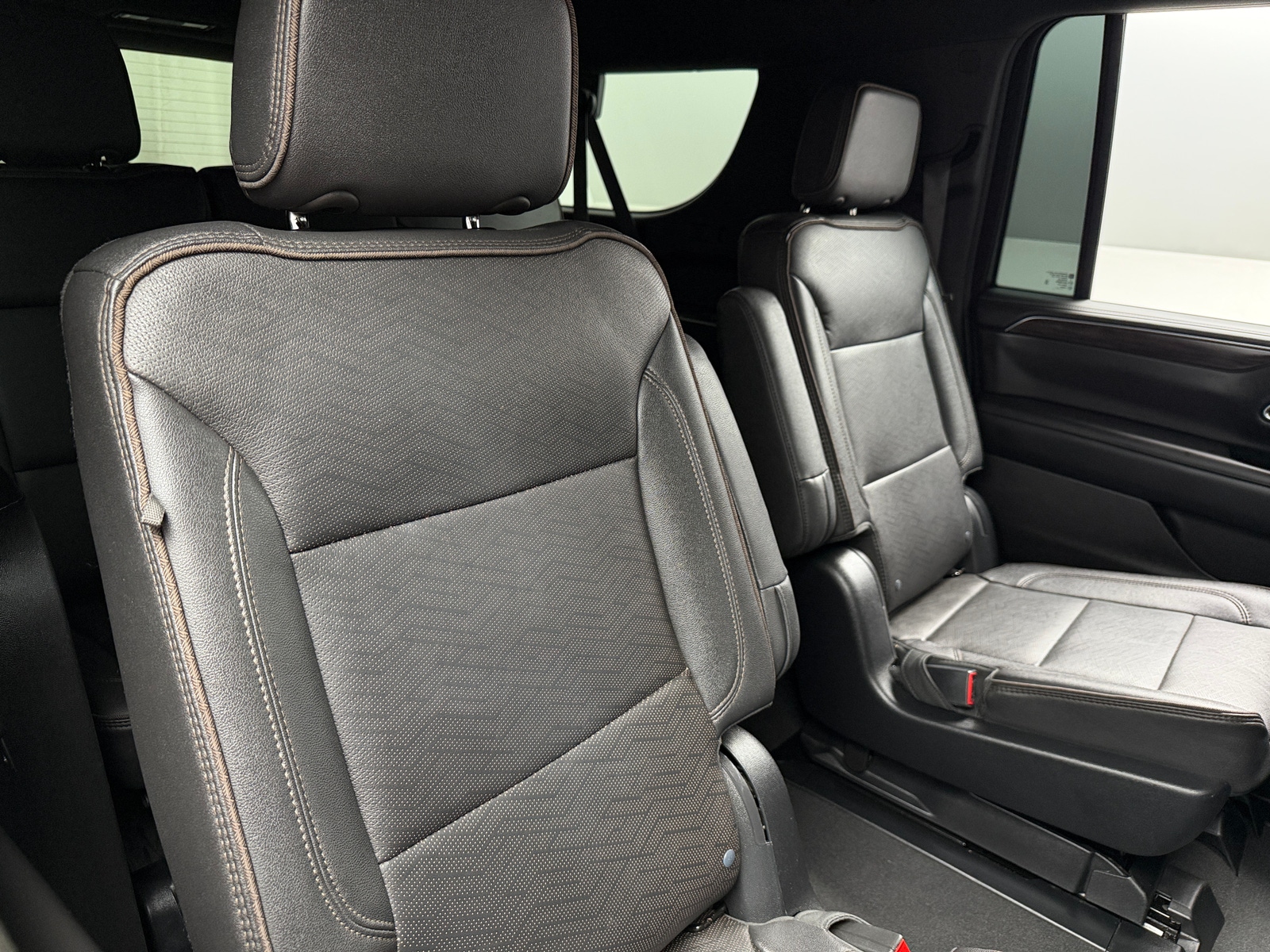 Thumbnail: 2023 Chevrolet Suburban - 5