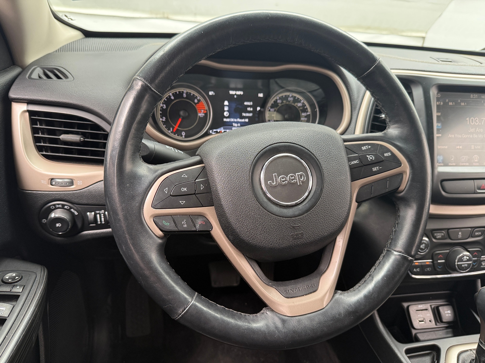 Thumbnail: 2017 Jeep Cherokee - 4