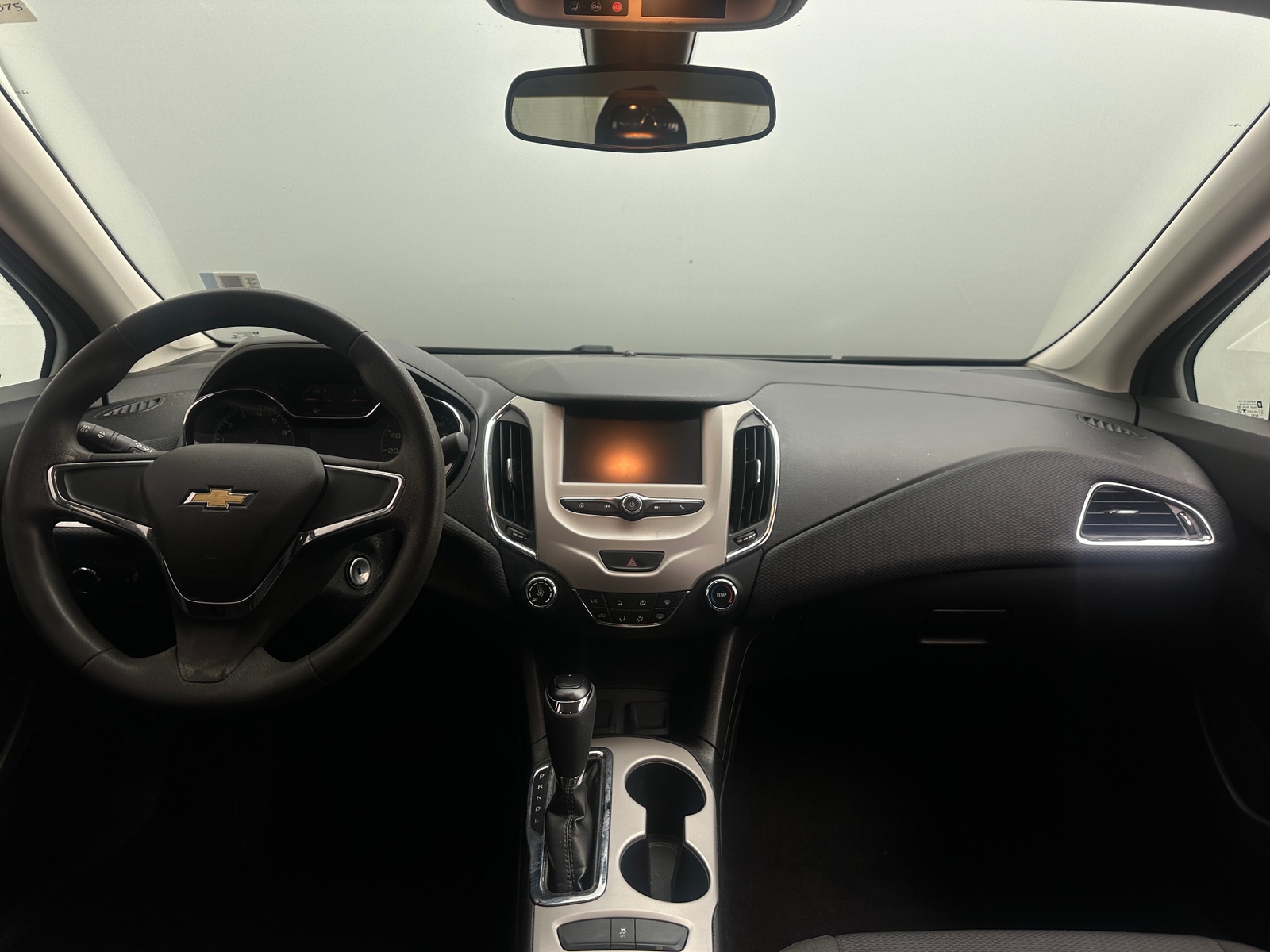 Thumbnail: 2018 Chevrolet Cruze - 3