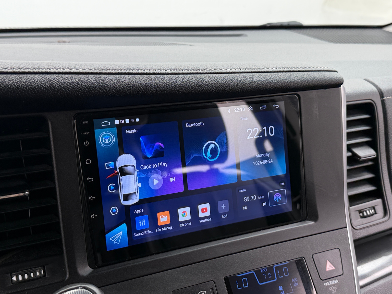 Thumbnail: 2017 Toyota Sienna - 3