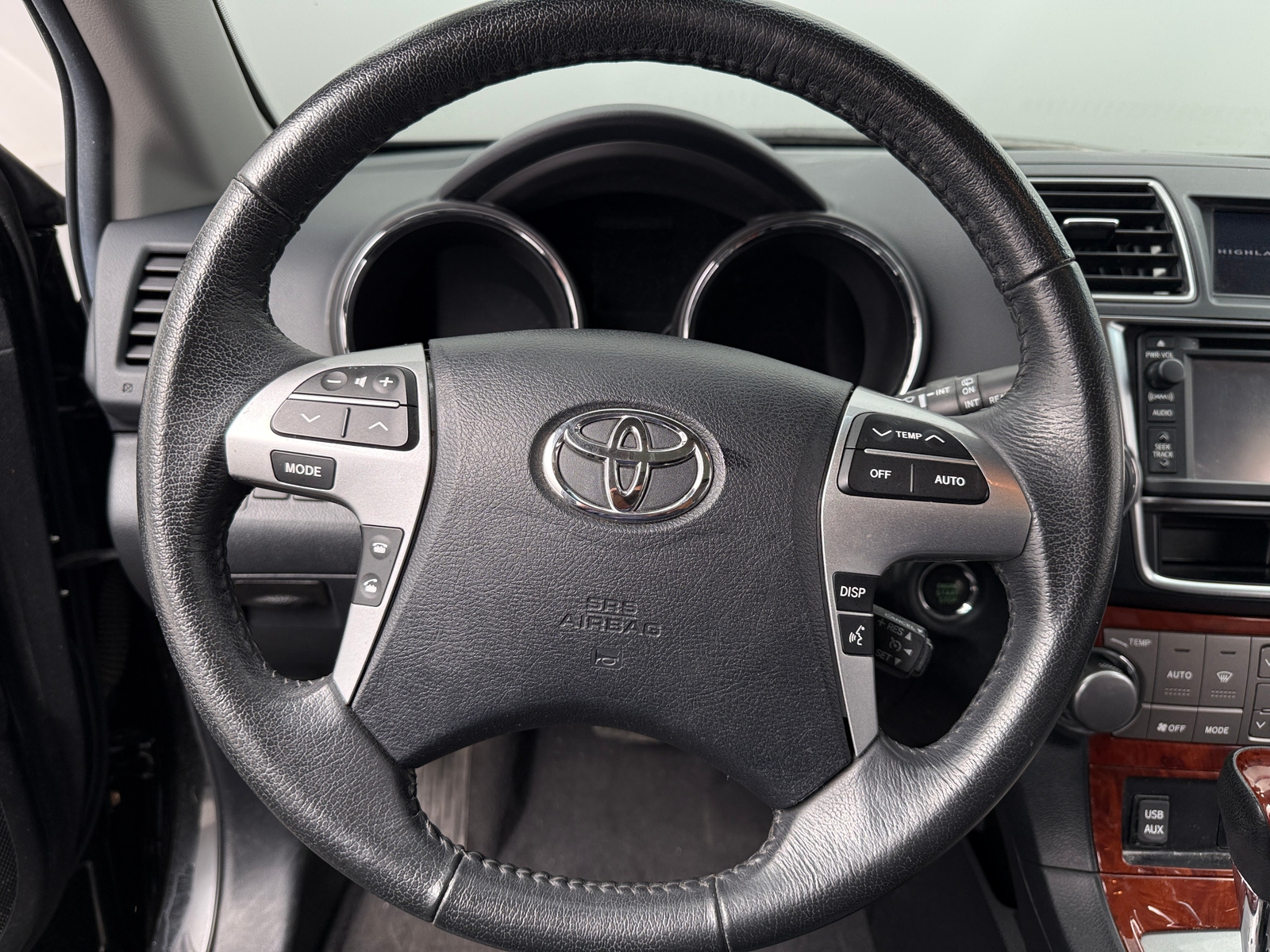 Thumbnail: 2013 Toyota Highlander - 4