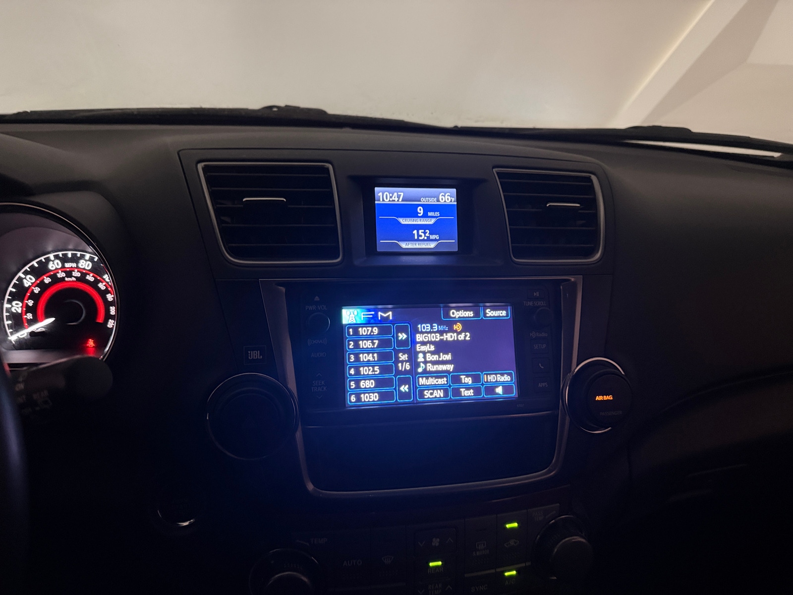 Thumbnail: 2013 Toyota Highlander - 3