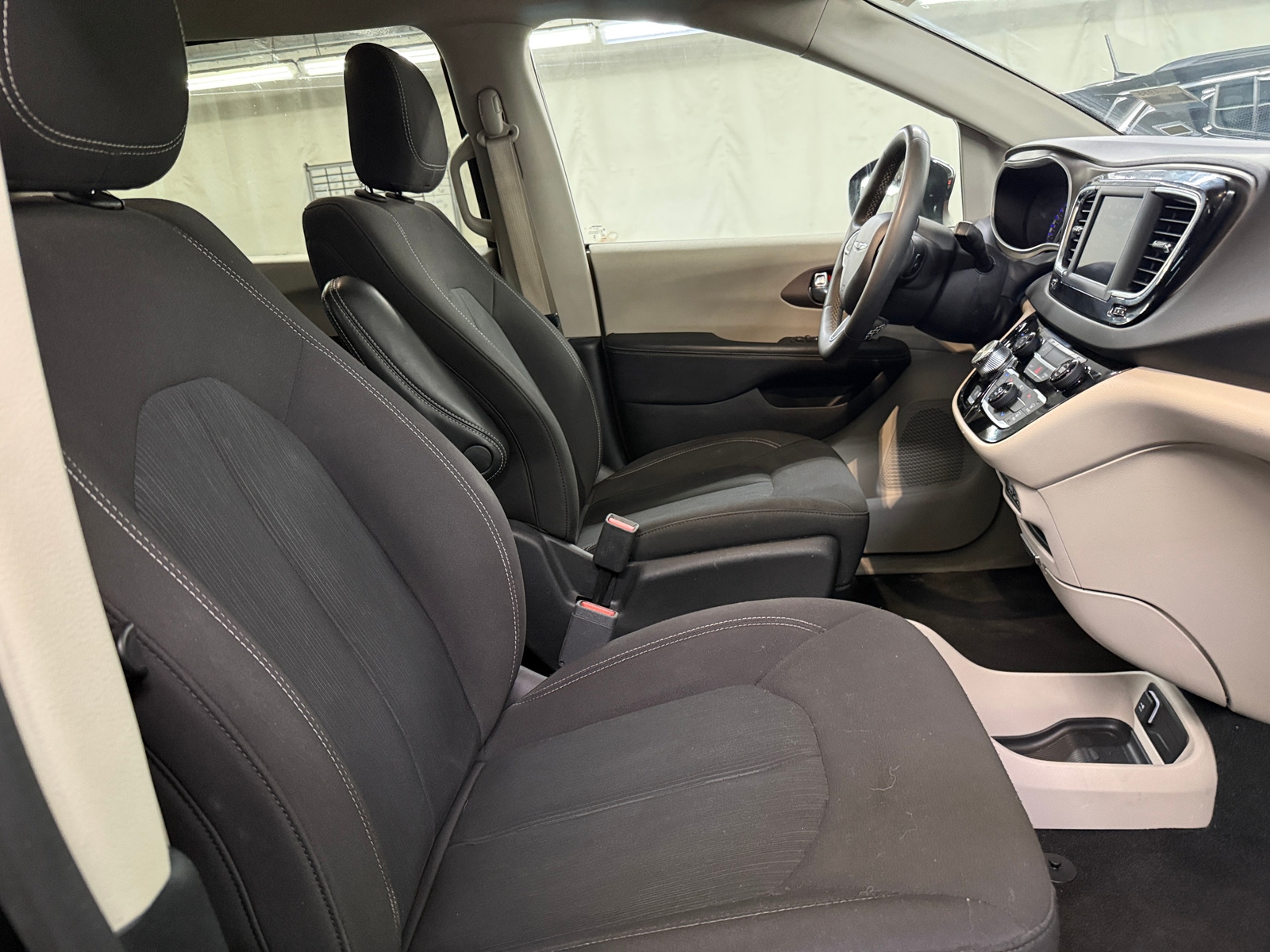 Thumbnail: 2024 Chrysler Voyager - 2