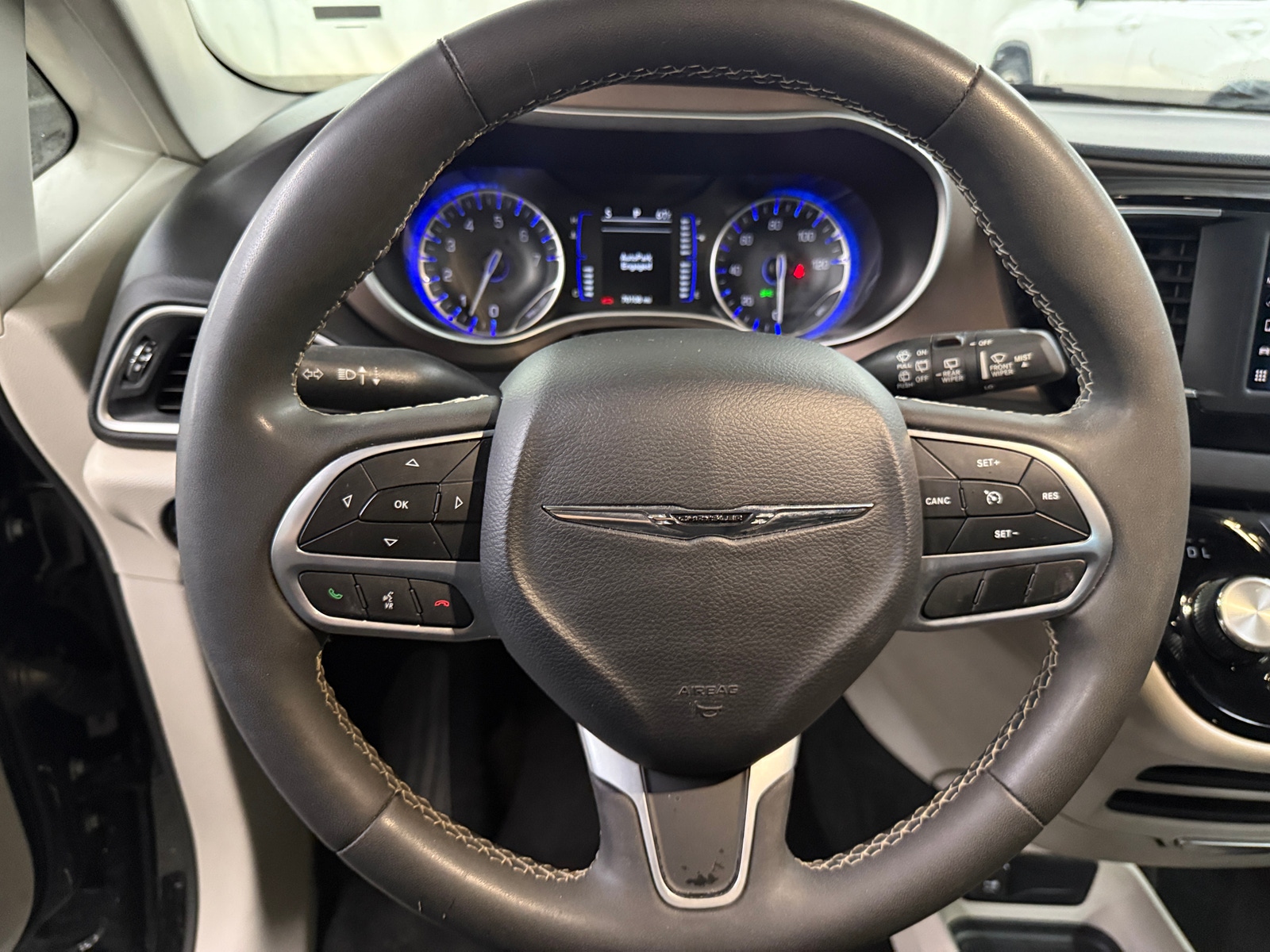 Thumbnail: 2024 Chrysler Voyager - 5