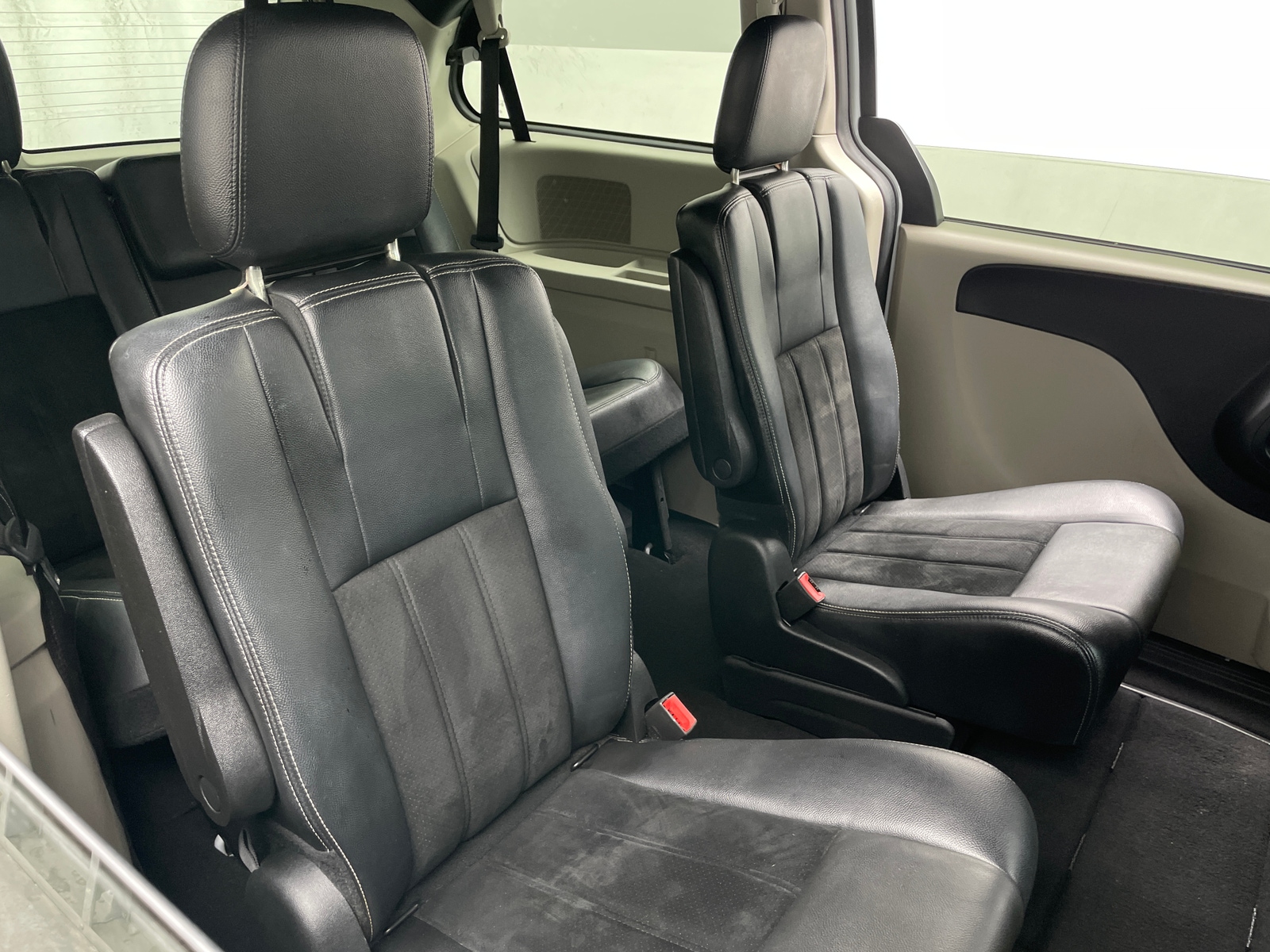Thumbnail: 2017 Dodge Grand Caravan - 5