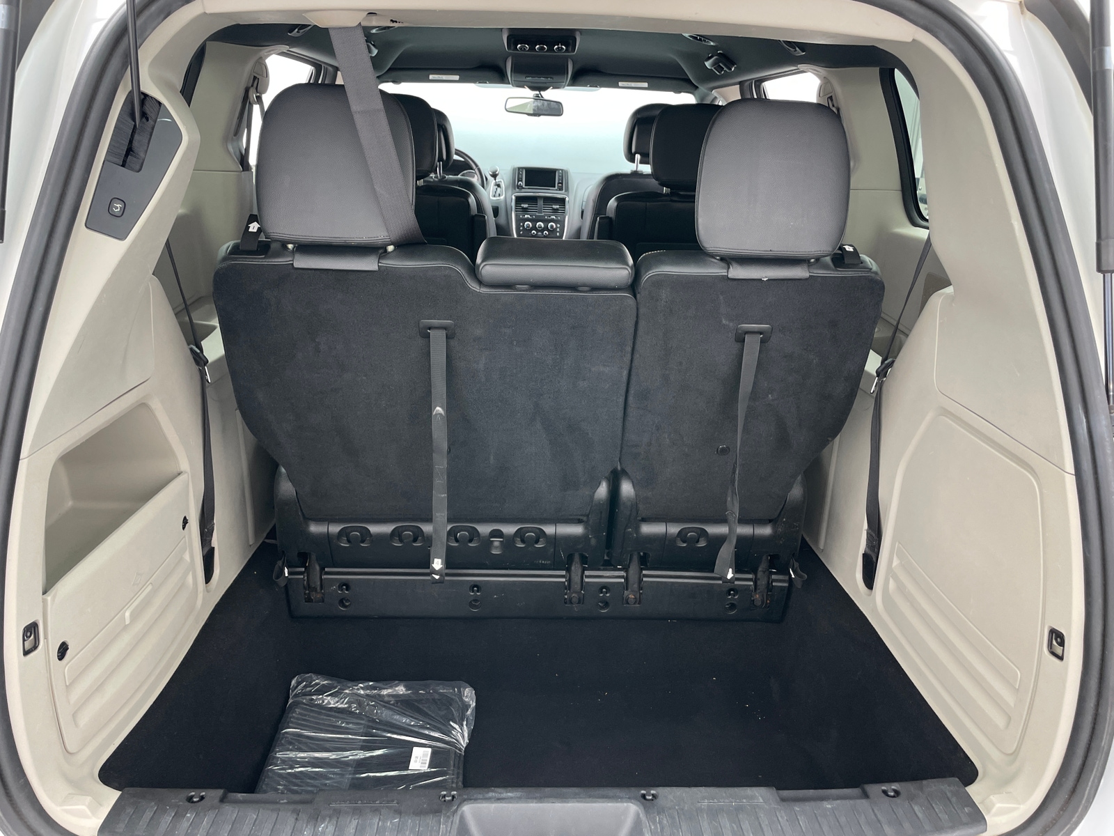 Thumbnail: 2017 Dodge Grand Caravan - 6