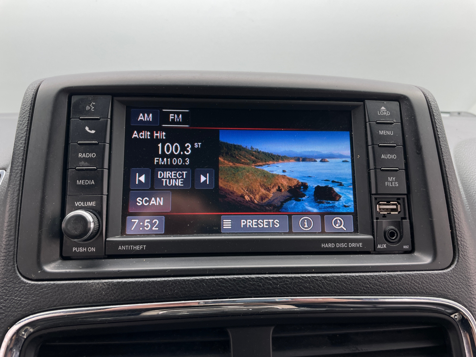 Thumbnail: 2017 Dodge Grand Caravan - 3