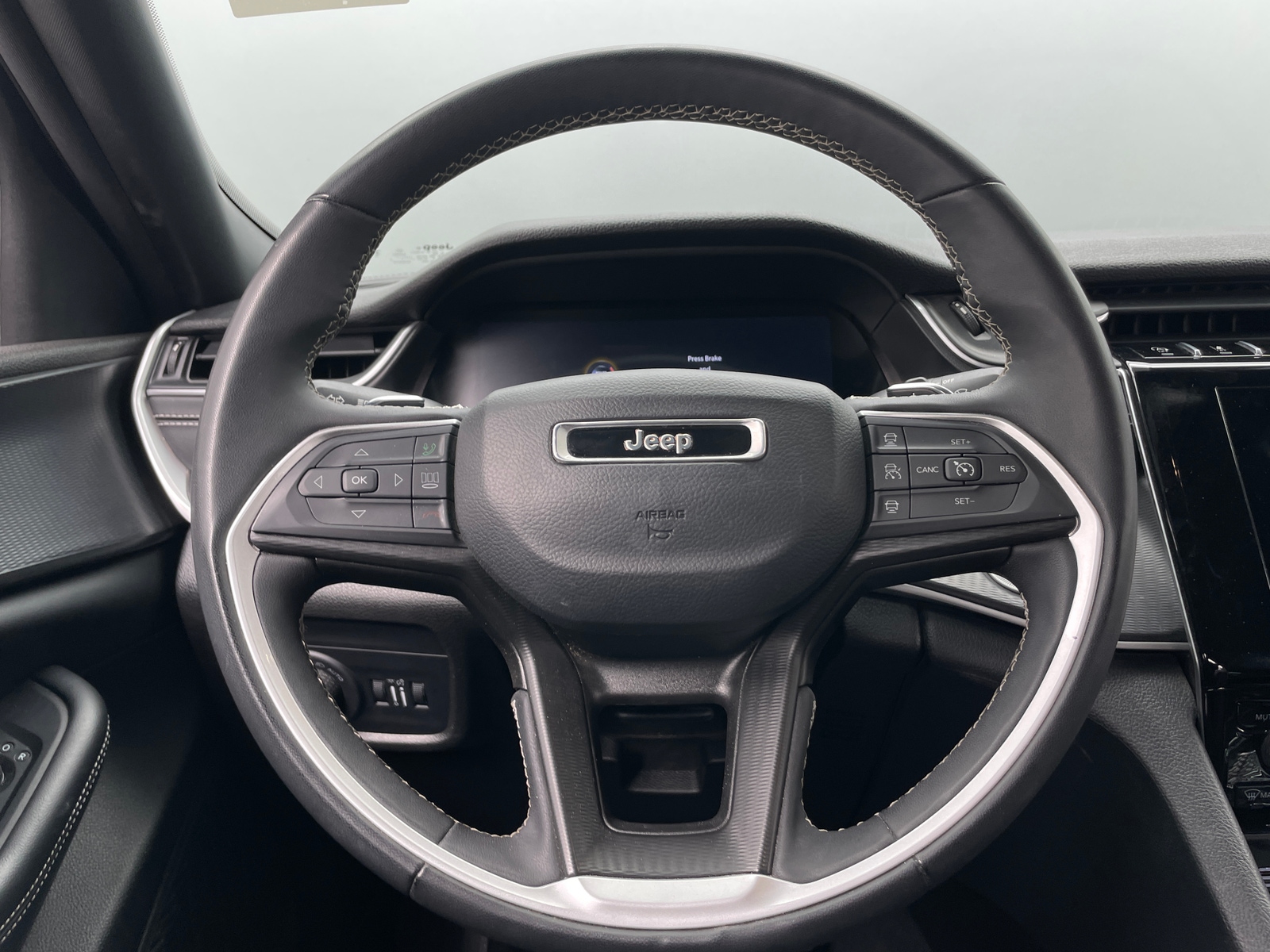 Thumbnail: 2024 Jeep Grand Cherokee - 4