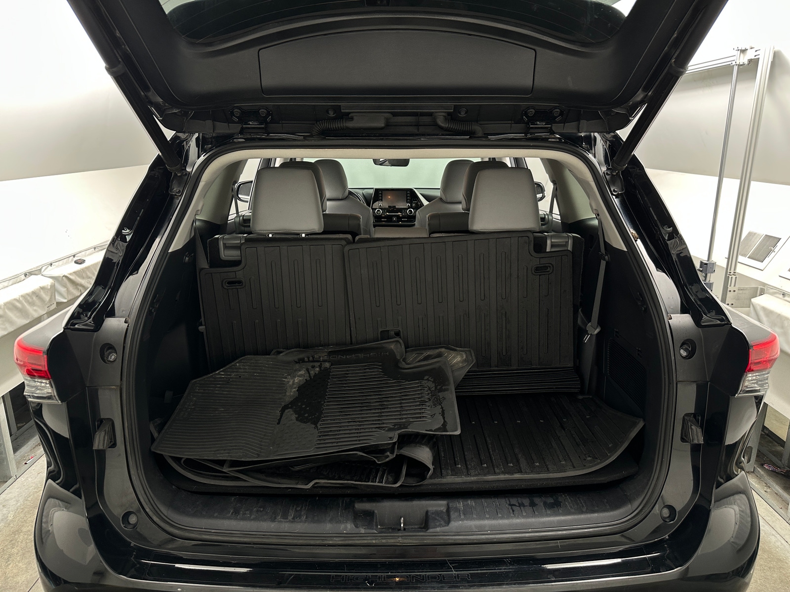 Thumbnail: 2021 Toyota Highlander - 7