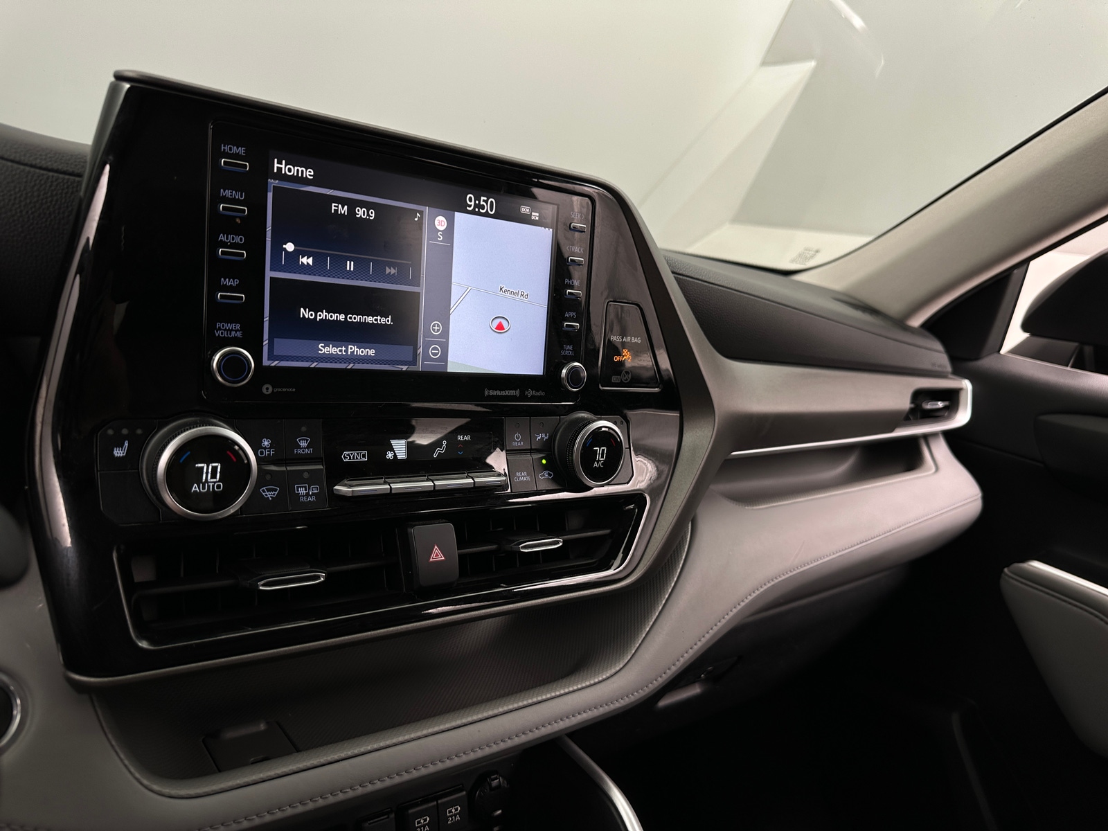 Thumbnail: 2021 Toyota Highlander - 4