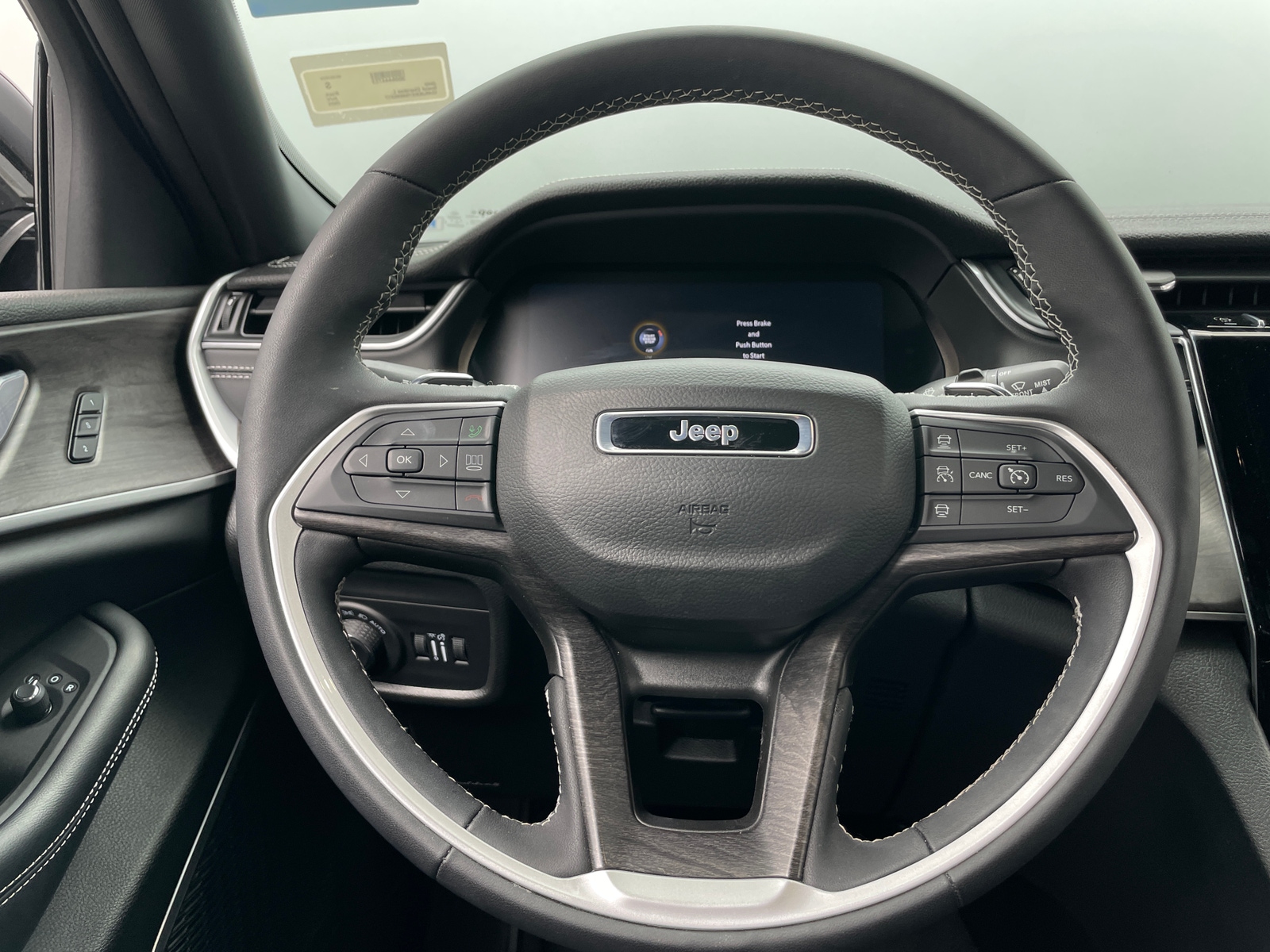 Thumbnail: 2025 Jeep Grand Cherokee L - 4