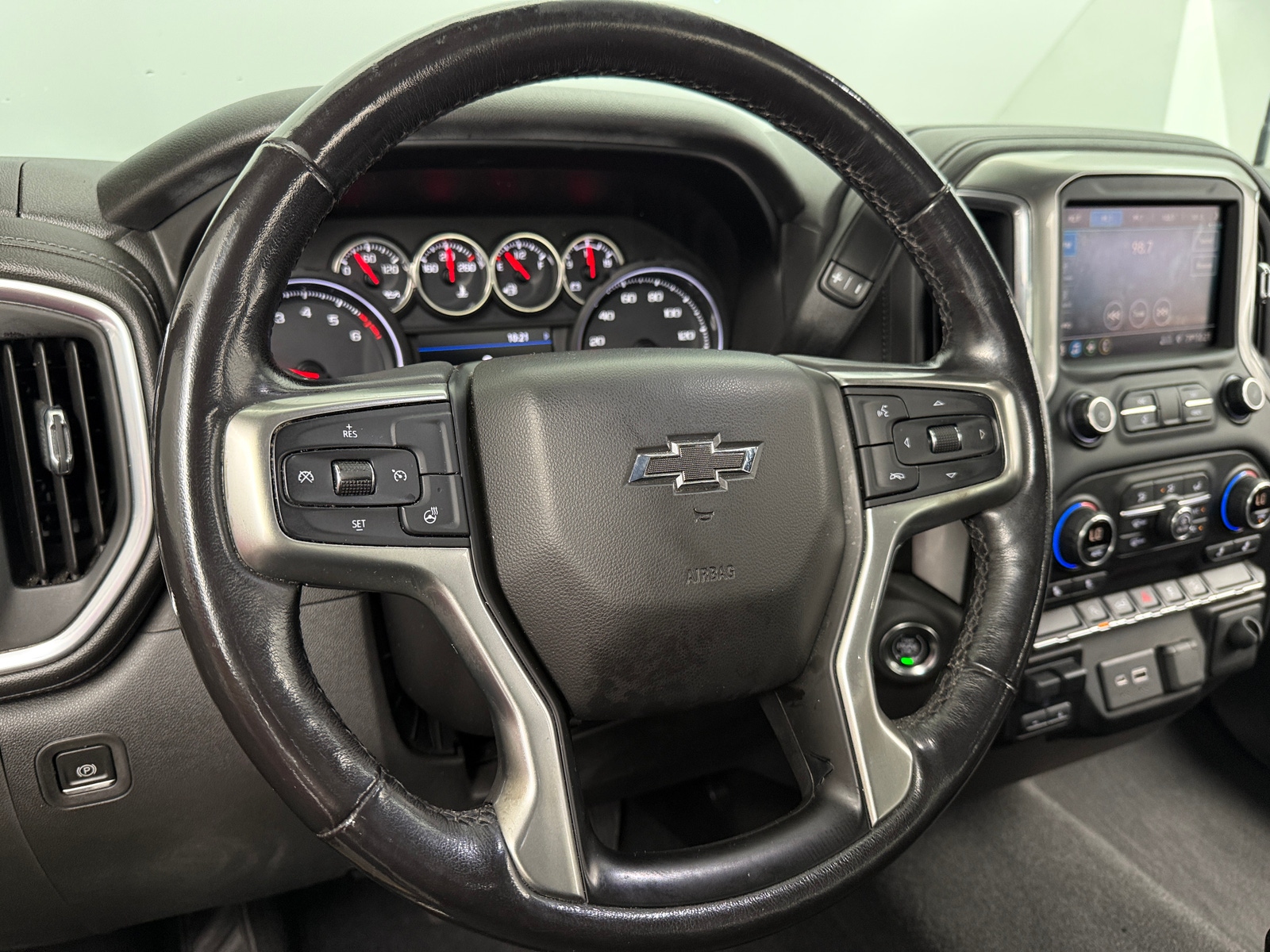 Thumbnail: 2020 Chevrolet Silverado 1500 - 5