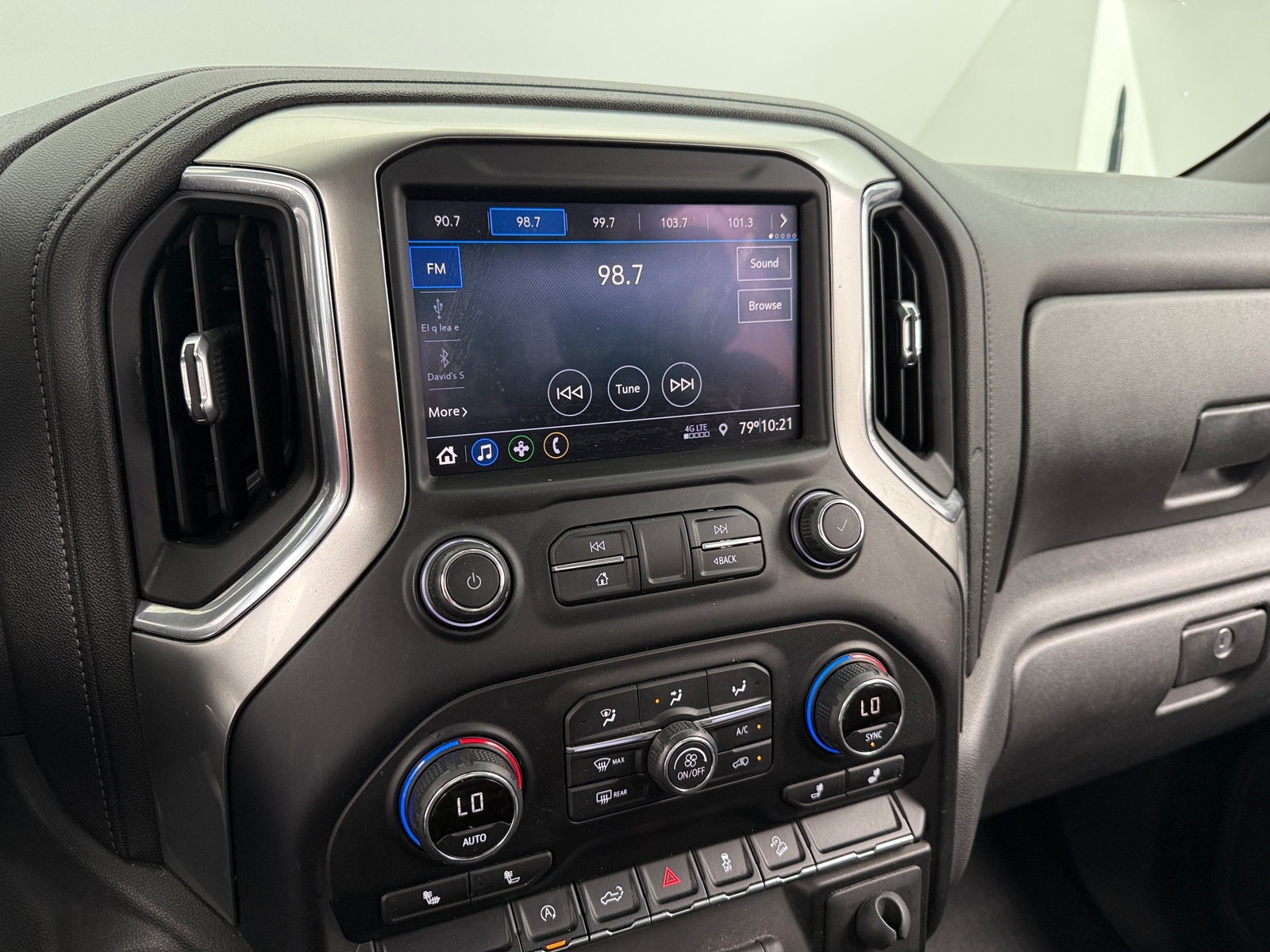 Thumbnail: 2020 Chevrolet Silverado 1500 - 4