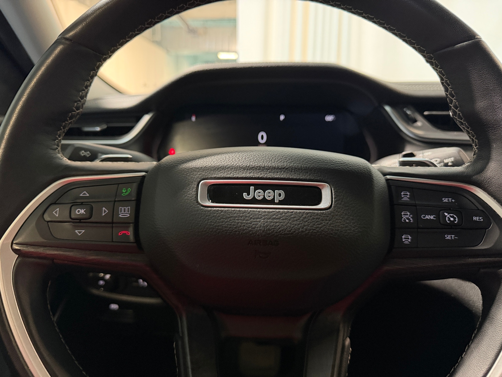Thumbnail: 2022 Jeep Grand Cherokee L - 4