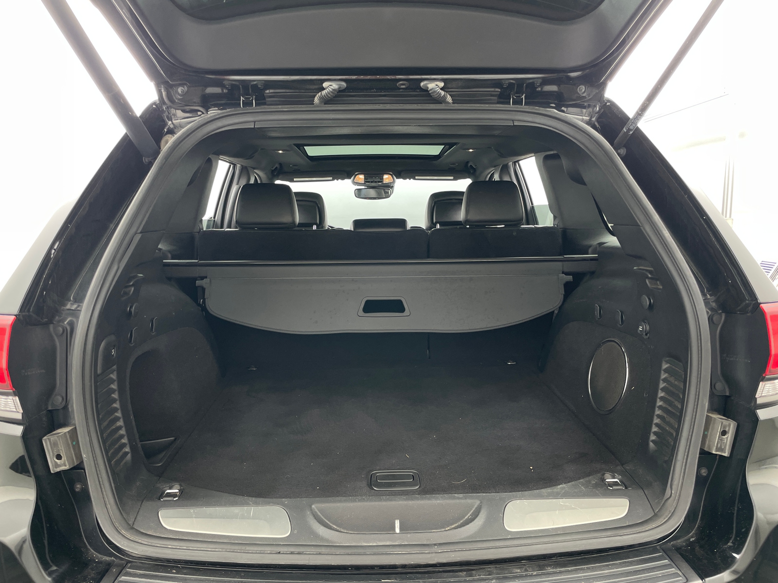Thumbnail: 2019 Jeep Grand Cherokee - 6