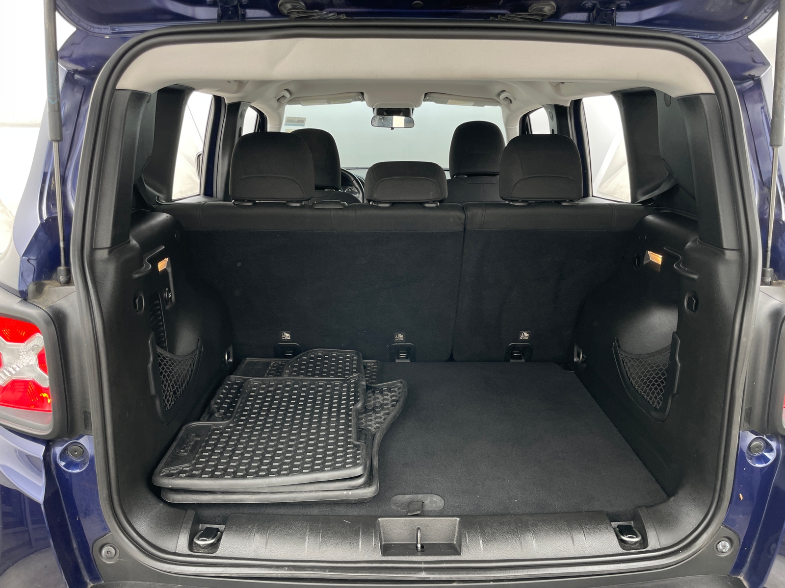 Thumbnail: 2017 Jeep Renegade - 7