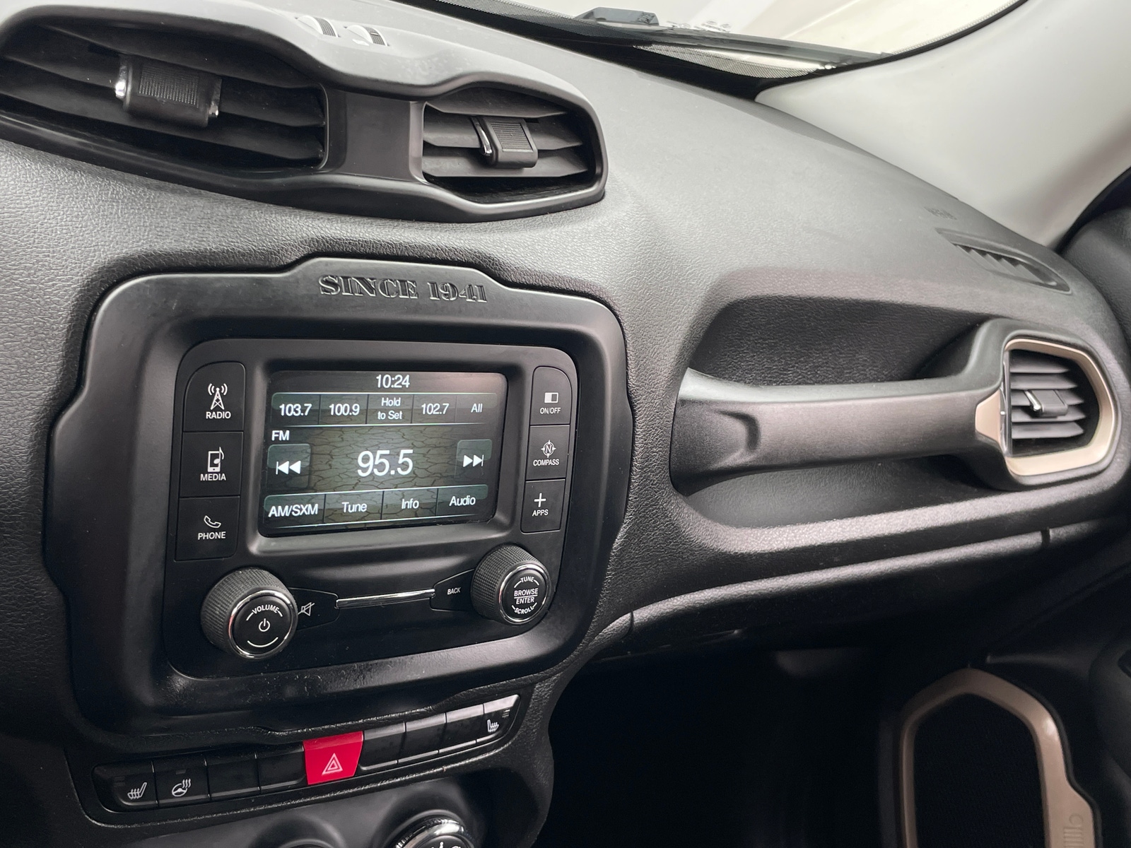 Thumbnail: 2017 Jeep Renegade - 4
