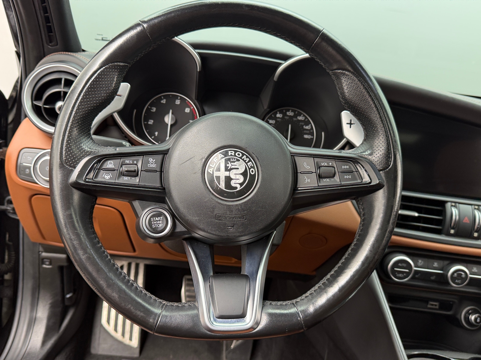 Thumbnail: 2020 Alfa Romeo Giulia - 4