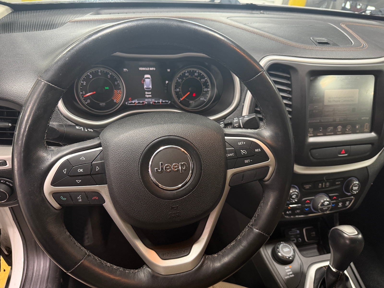 Thumbnail: 2015 Jeep Cherokee - 4