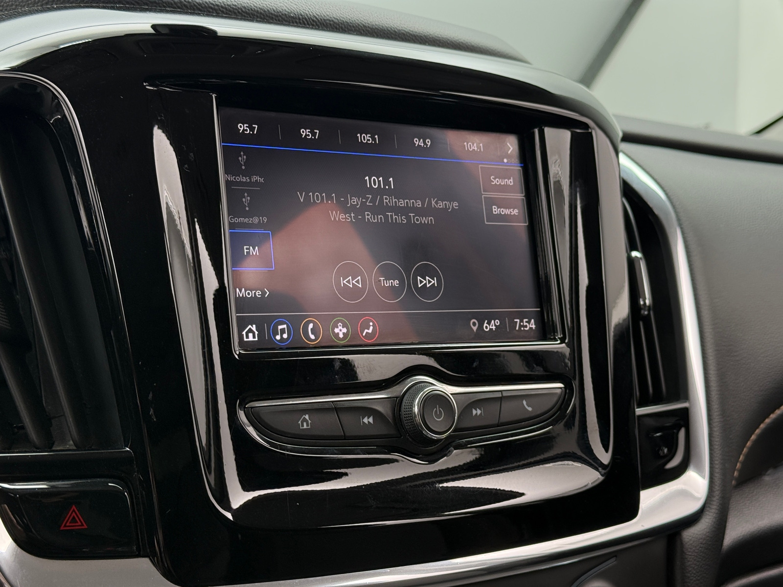 Thumbnail: 2020 Chevrolet Traverse - 4