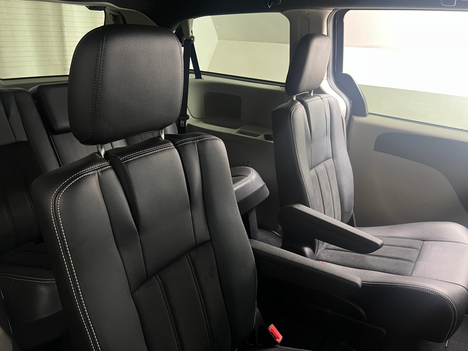 Thumbnail: 2017 Dodge Grand Caravan - 5