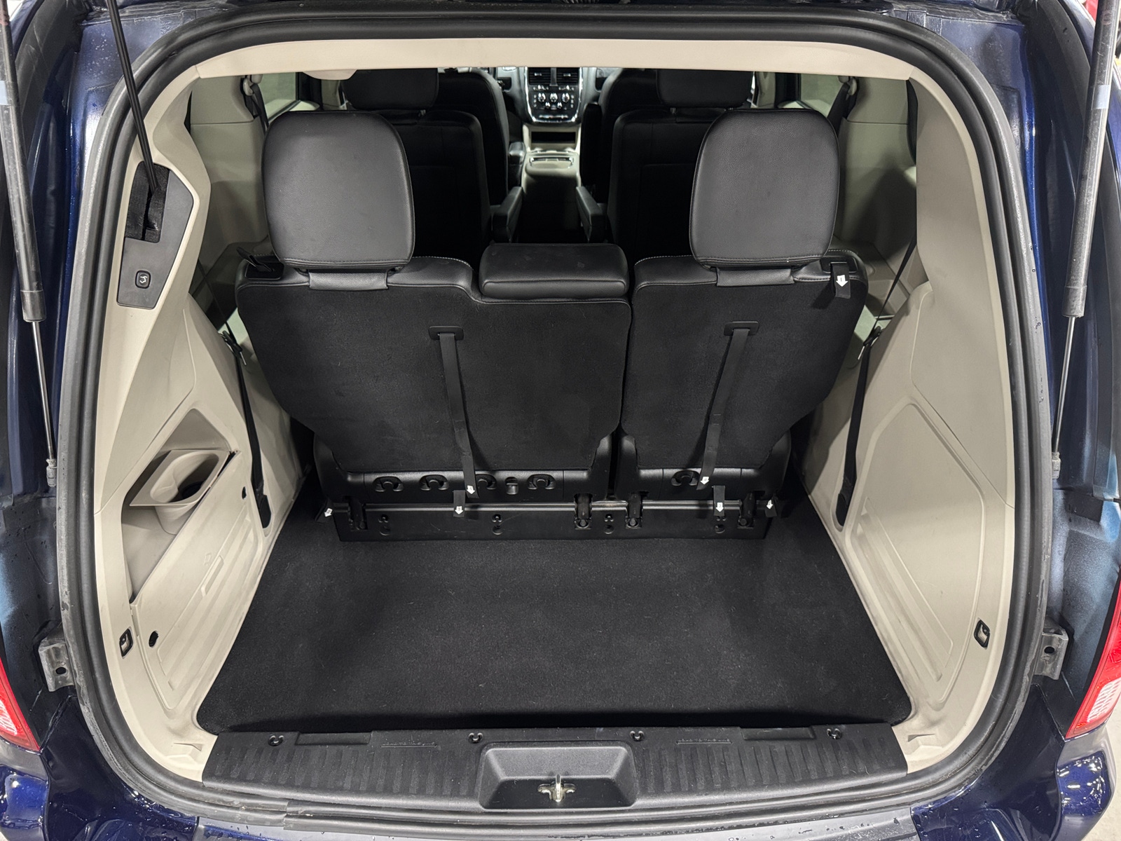 Thumbnail: 2017 Dodge Grand Caravan - 6