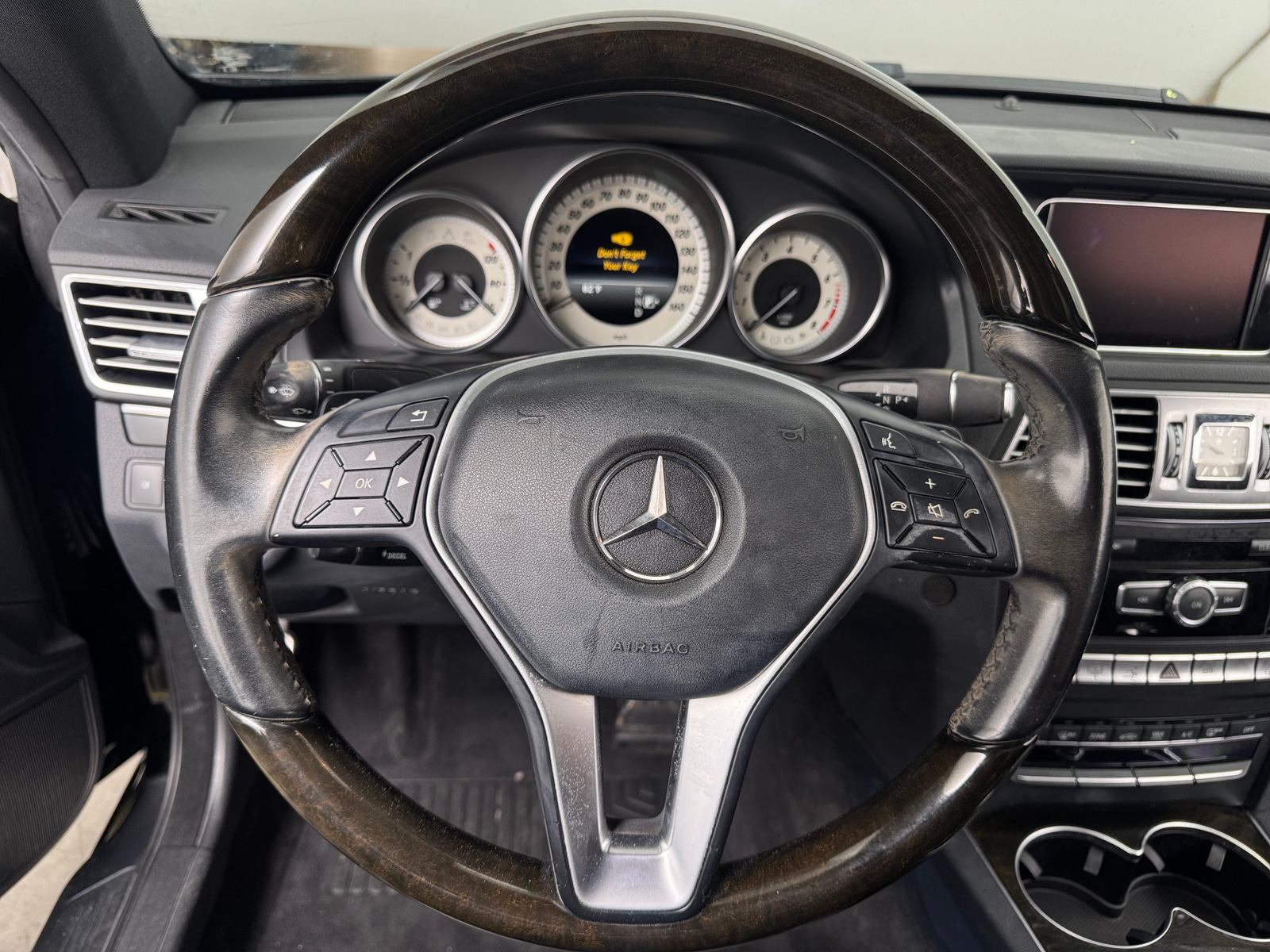 Thumbnail: 2014 Mercedes-Benz E-Class - 3