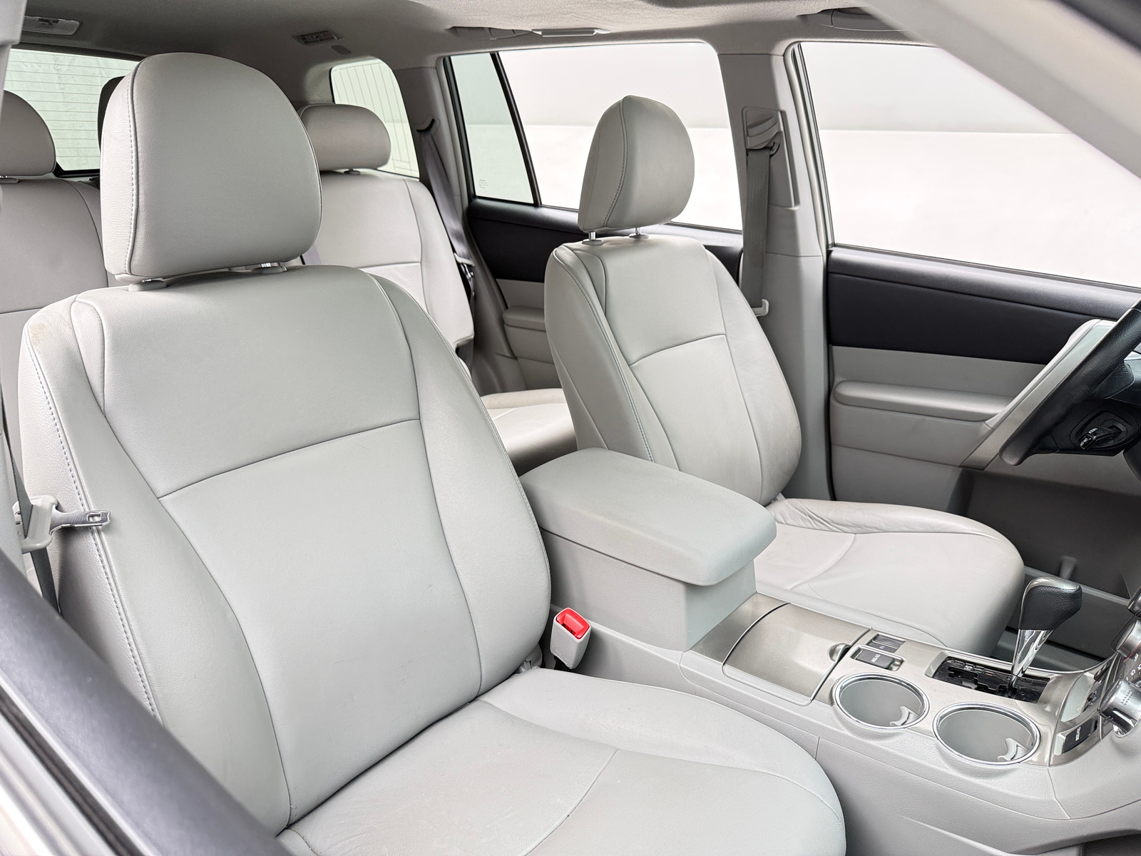 Thumbnail: 2013 Toyota Highlander - 2