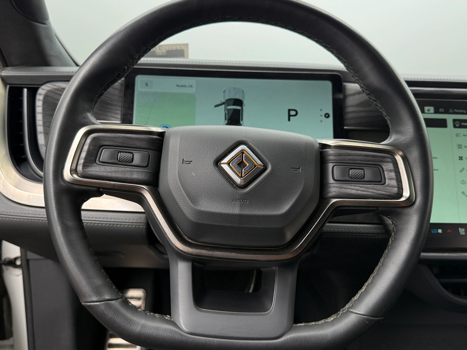 Thumbnail: 2022 Rivian R1T - 4
