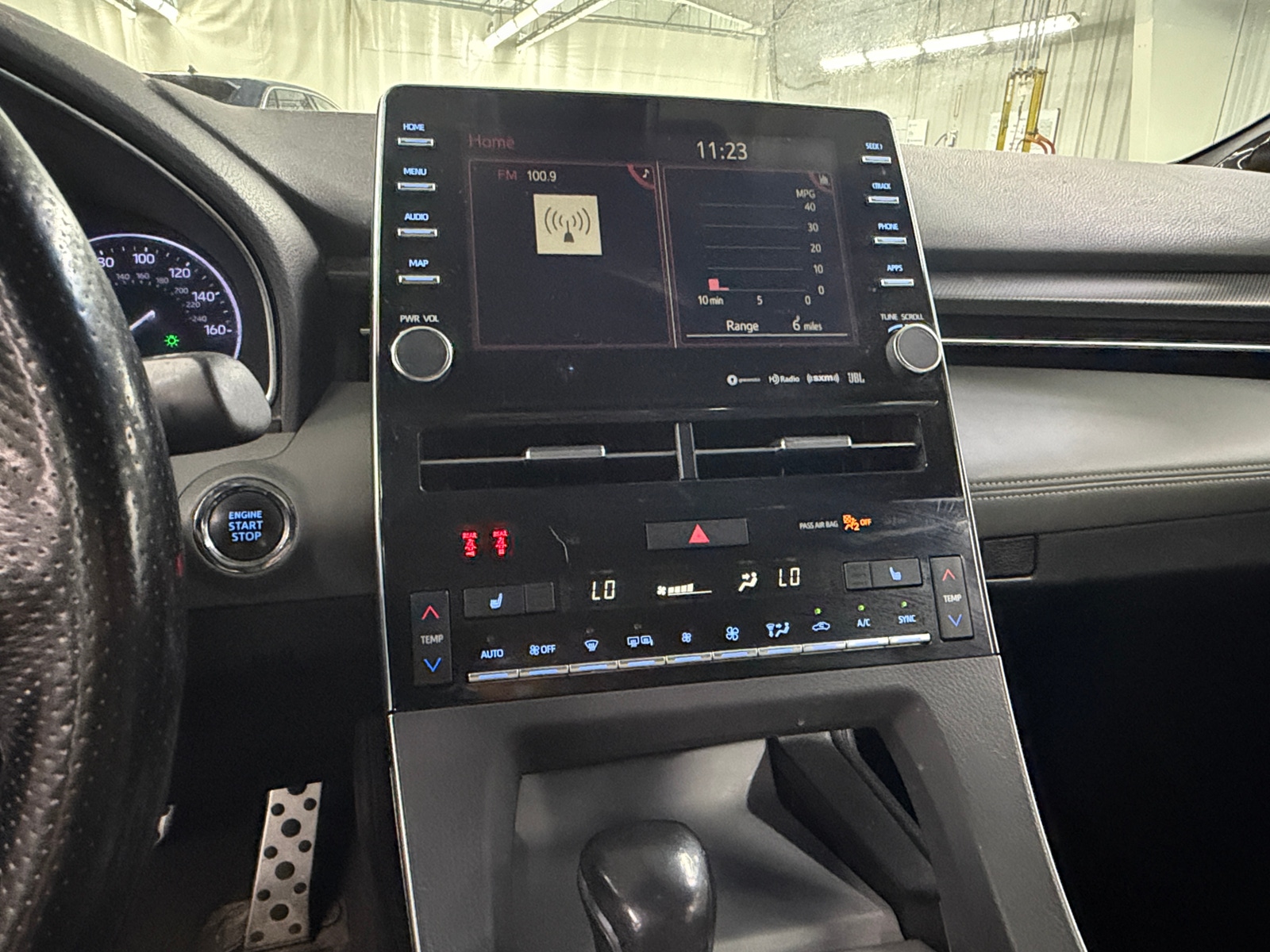 Thumbnail: 2019 Toyota Avalon - 4