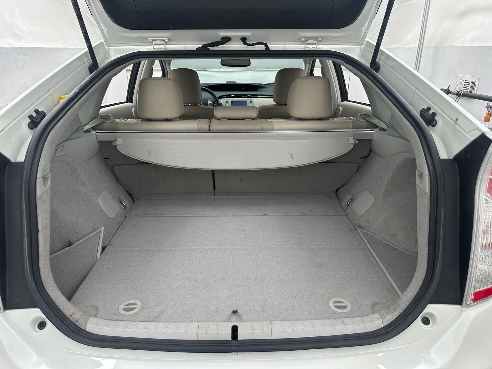 Thumbnail: 2012 Toyota Prius - 7