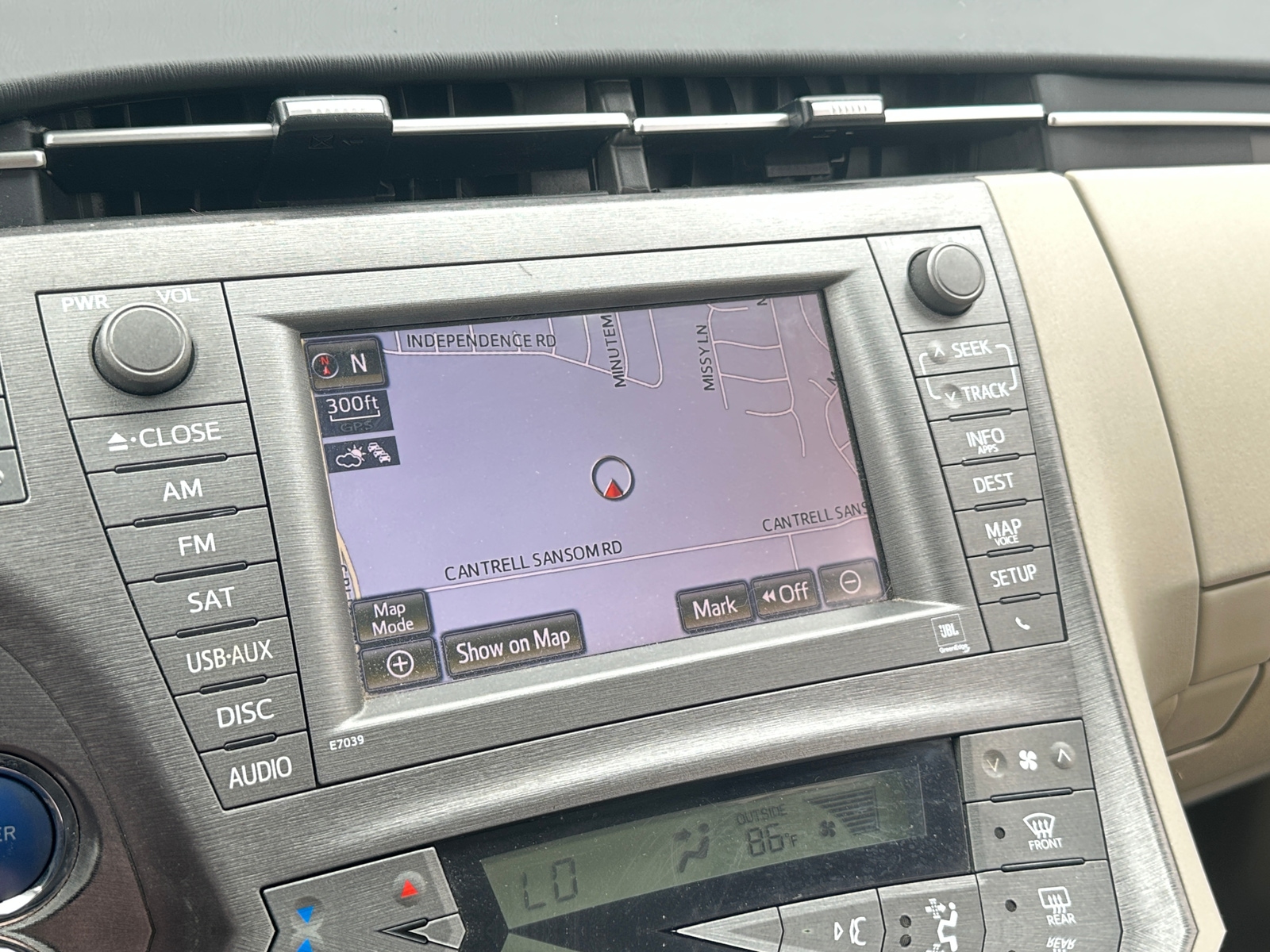 Thumbnail: 2012 Toyota Prius - 4