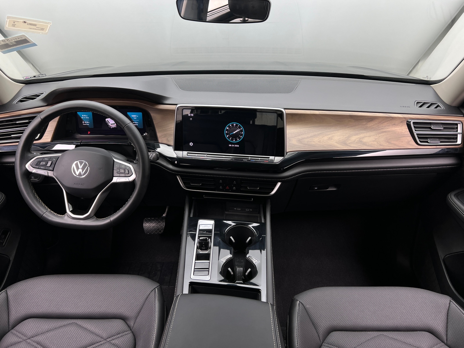 Thumbnail: 2024 Volkswagen Atlas - 3