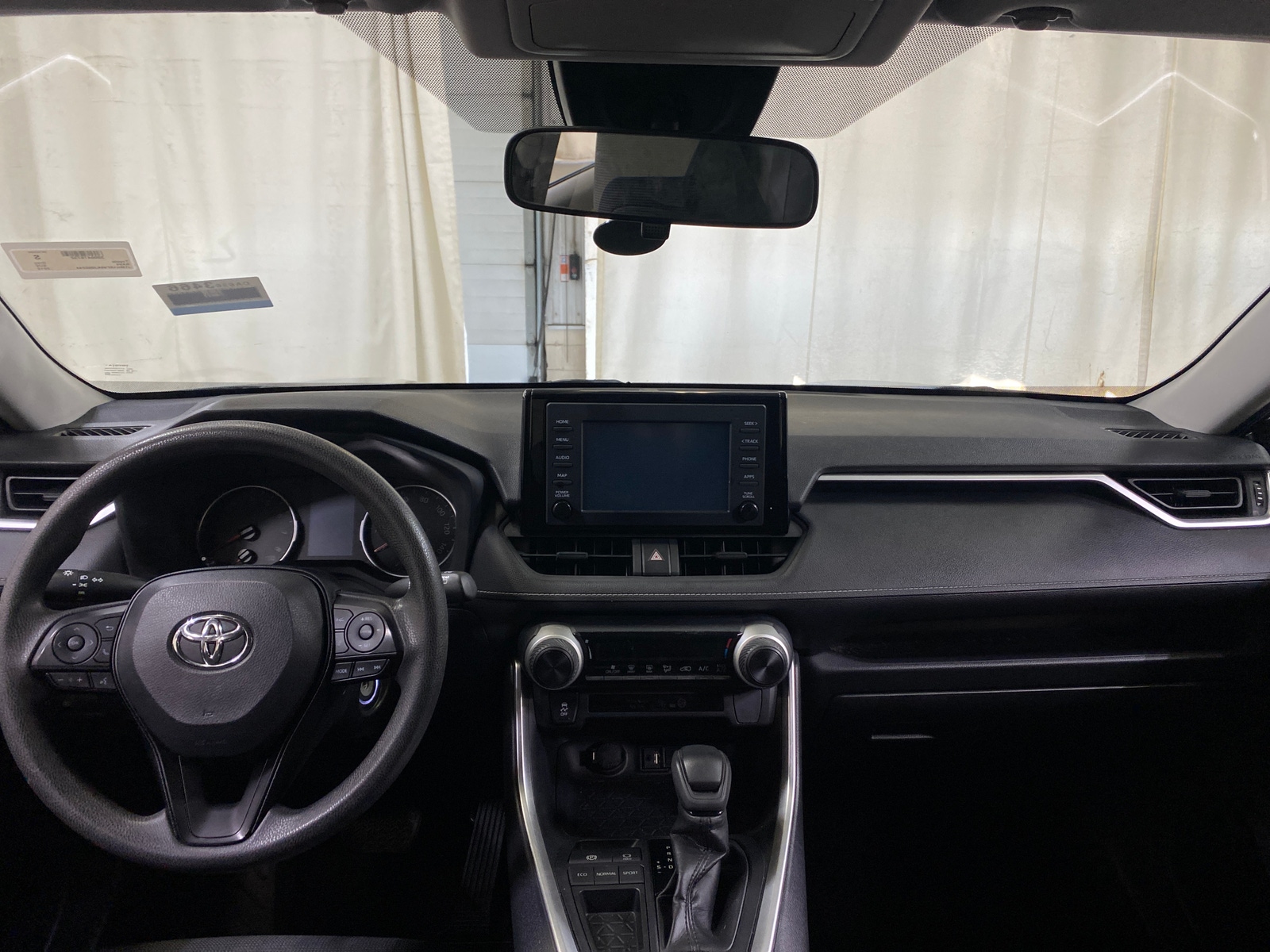 Thumbnail: 2019 Toyota RAV4 - 3