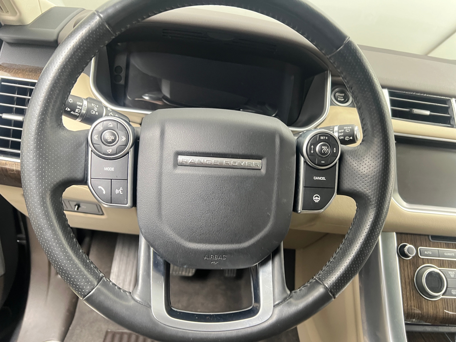 Thumbnail: 2017 Land Rover Range Rover Sport - 4