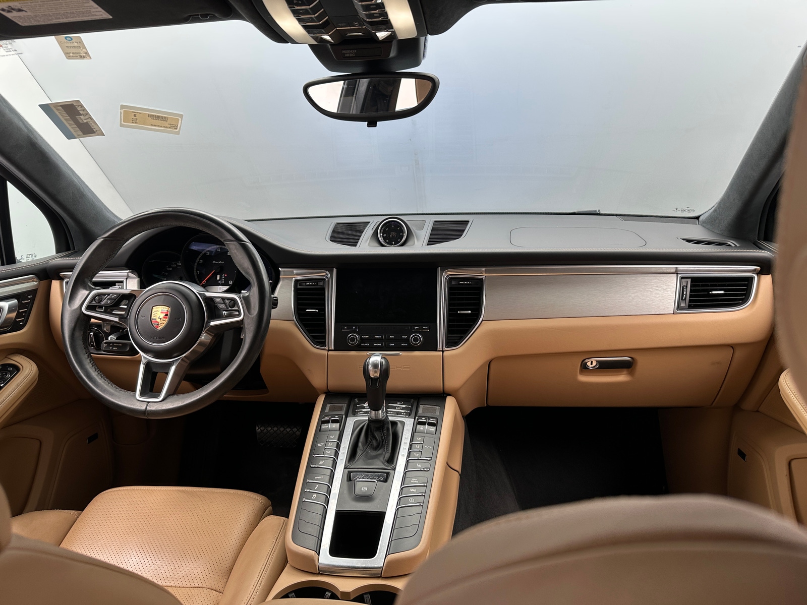 Thumbnail: 2018 Porsche Macan - 2