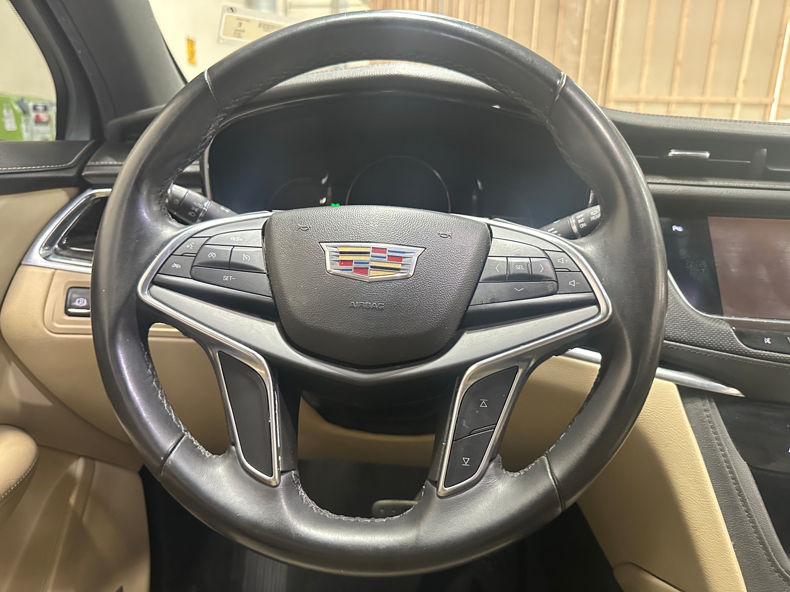 Thumbnail: 2017 Cadillac XT5 - 4