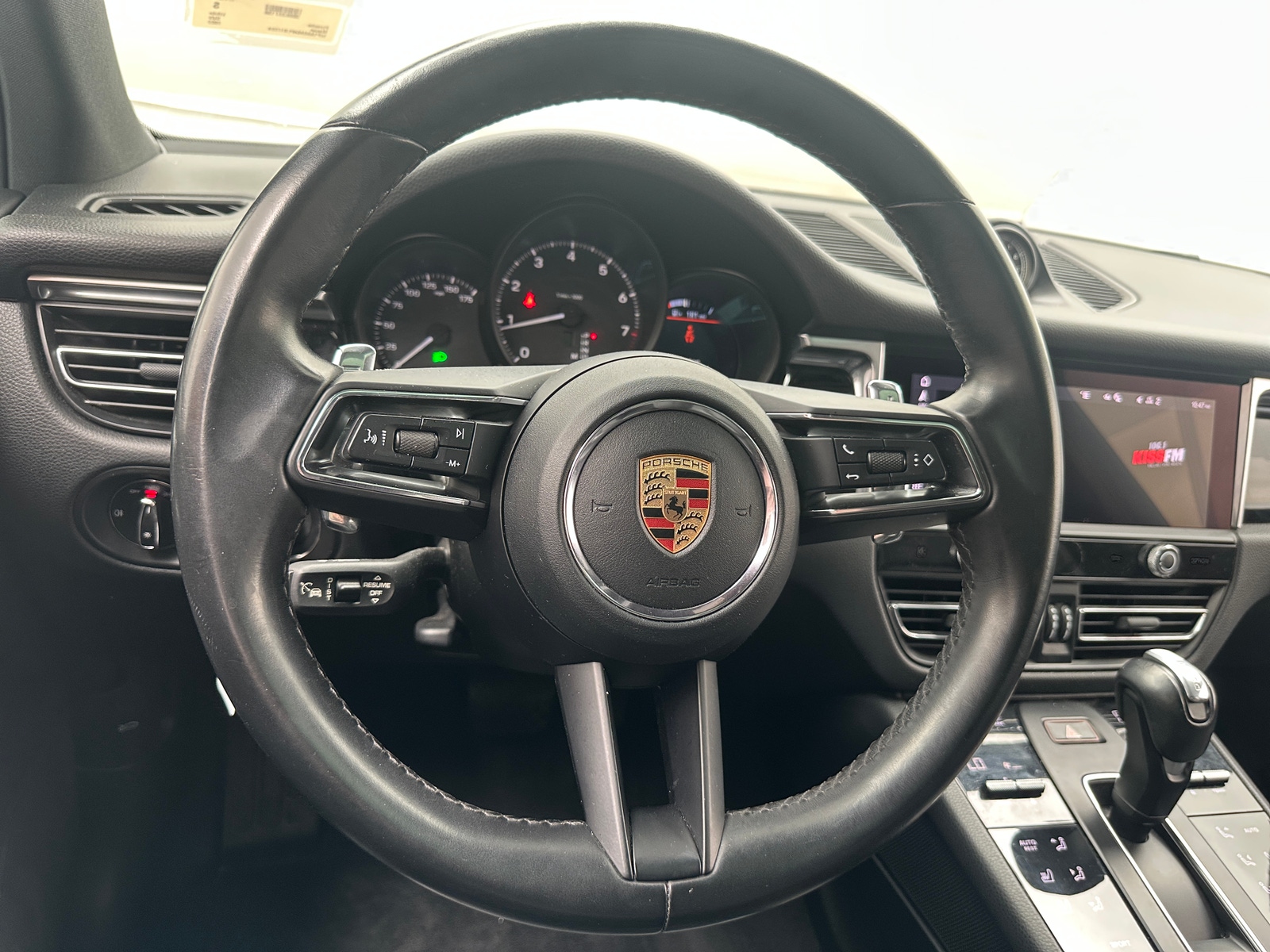 Thumbnail: 2023 Porsche Macan - 4