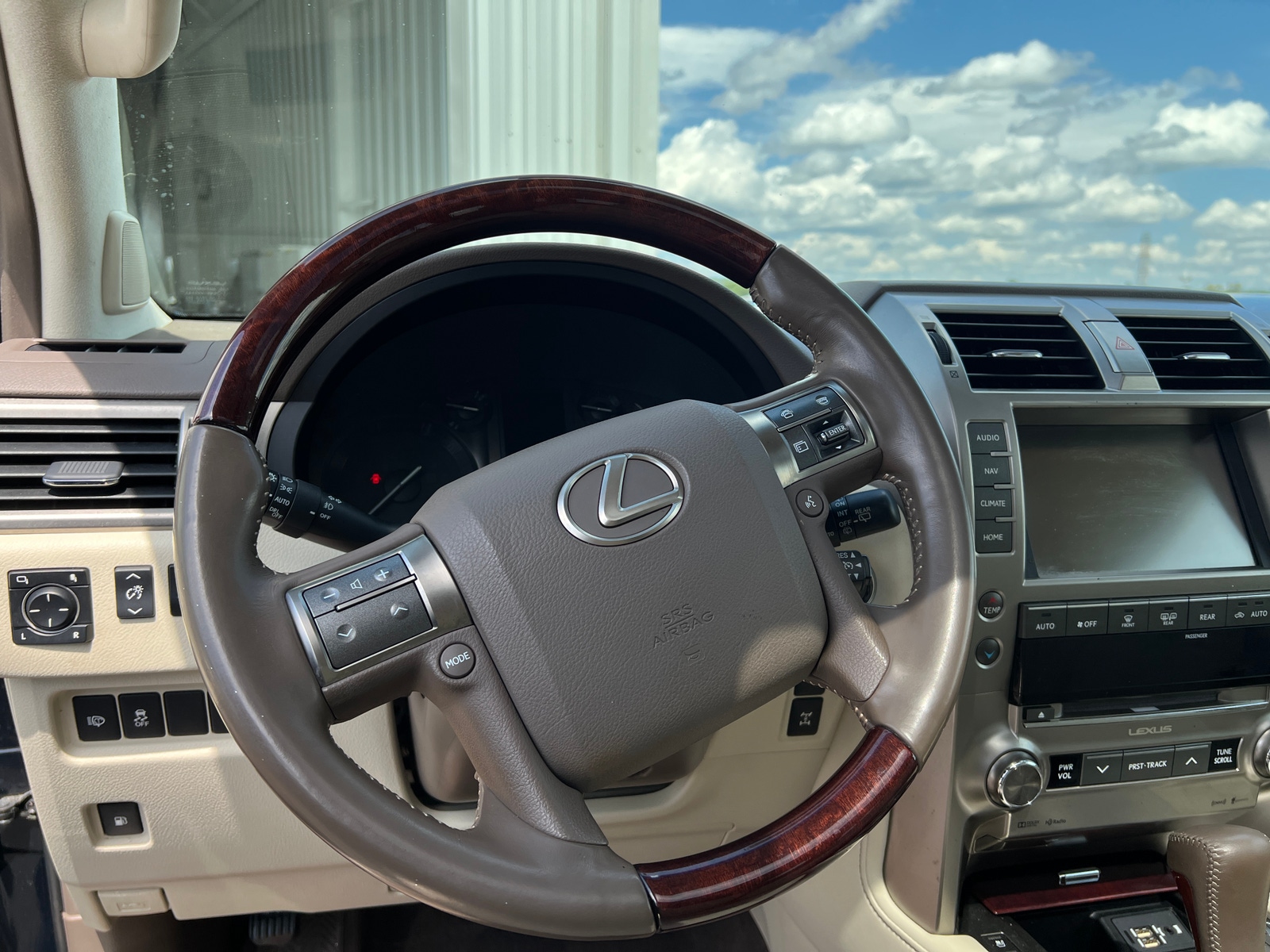 Thumbnail: 2017 Lexus GX - 4