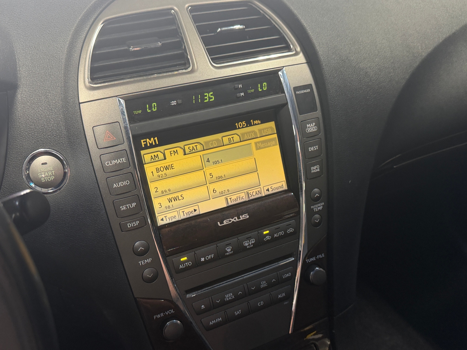 Thumbnail: 2011 Lexus ES - 3
