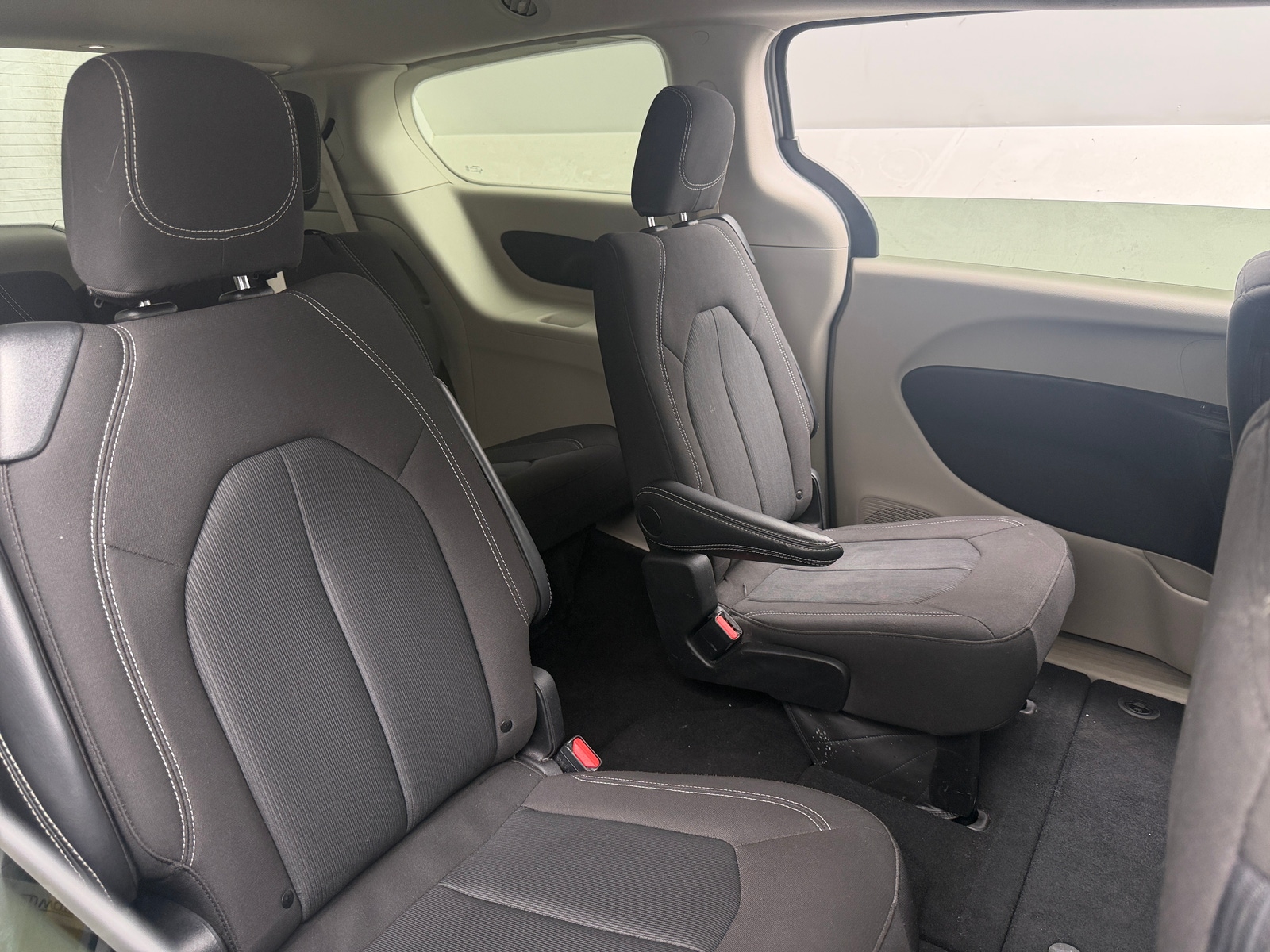 Thumbnail: 2024 Chrysler Voyager - 6
