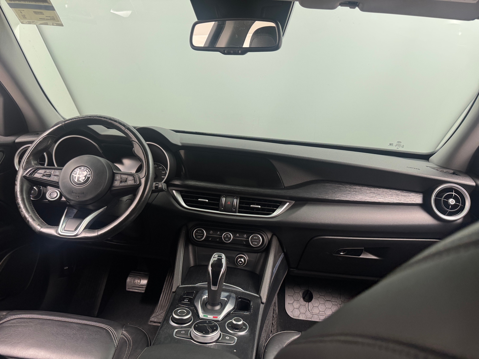 Thumbnail: 2020 Alfa Romeo Stelvio - 2