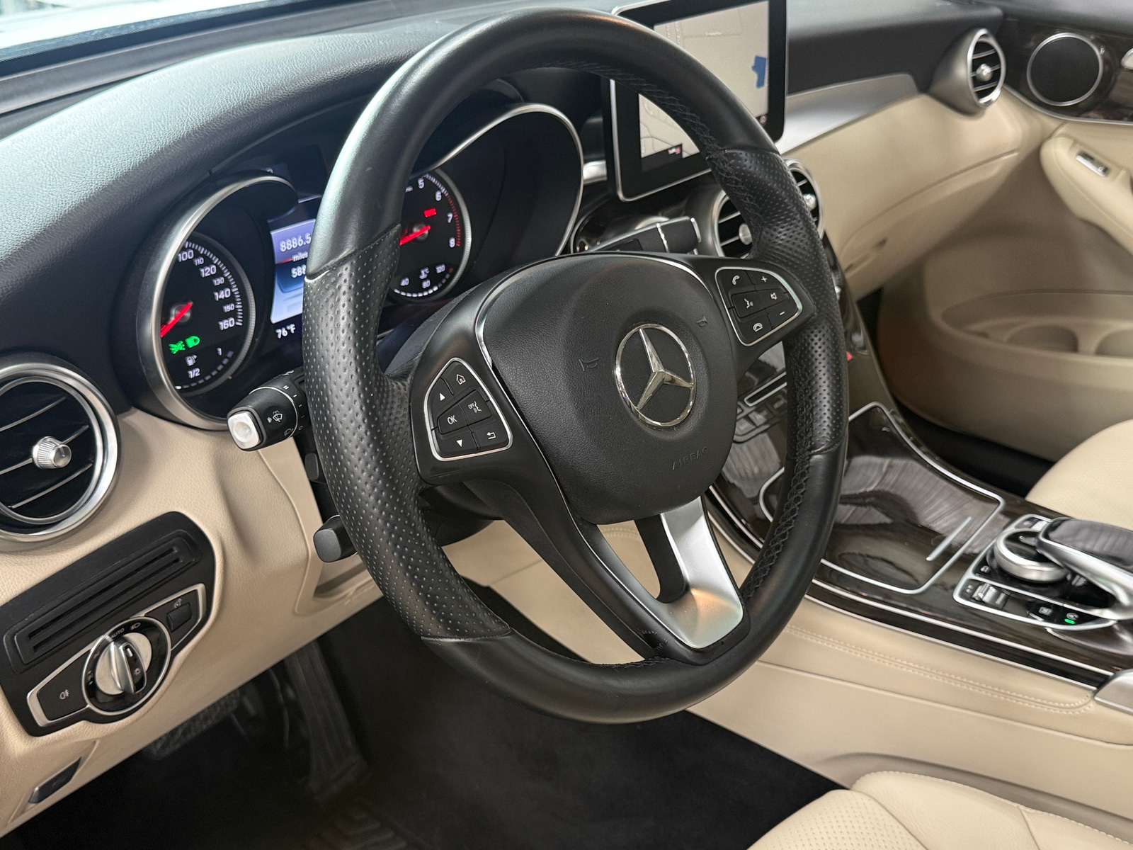 Thumbnail: 2016 Mercedes-Benz GLC - 4