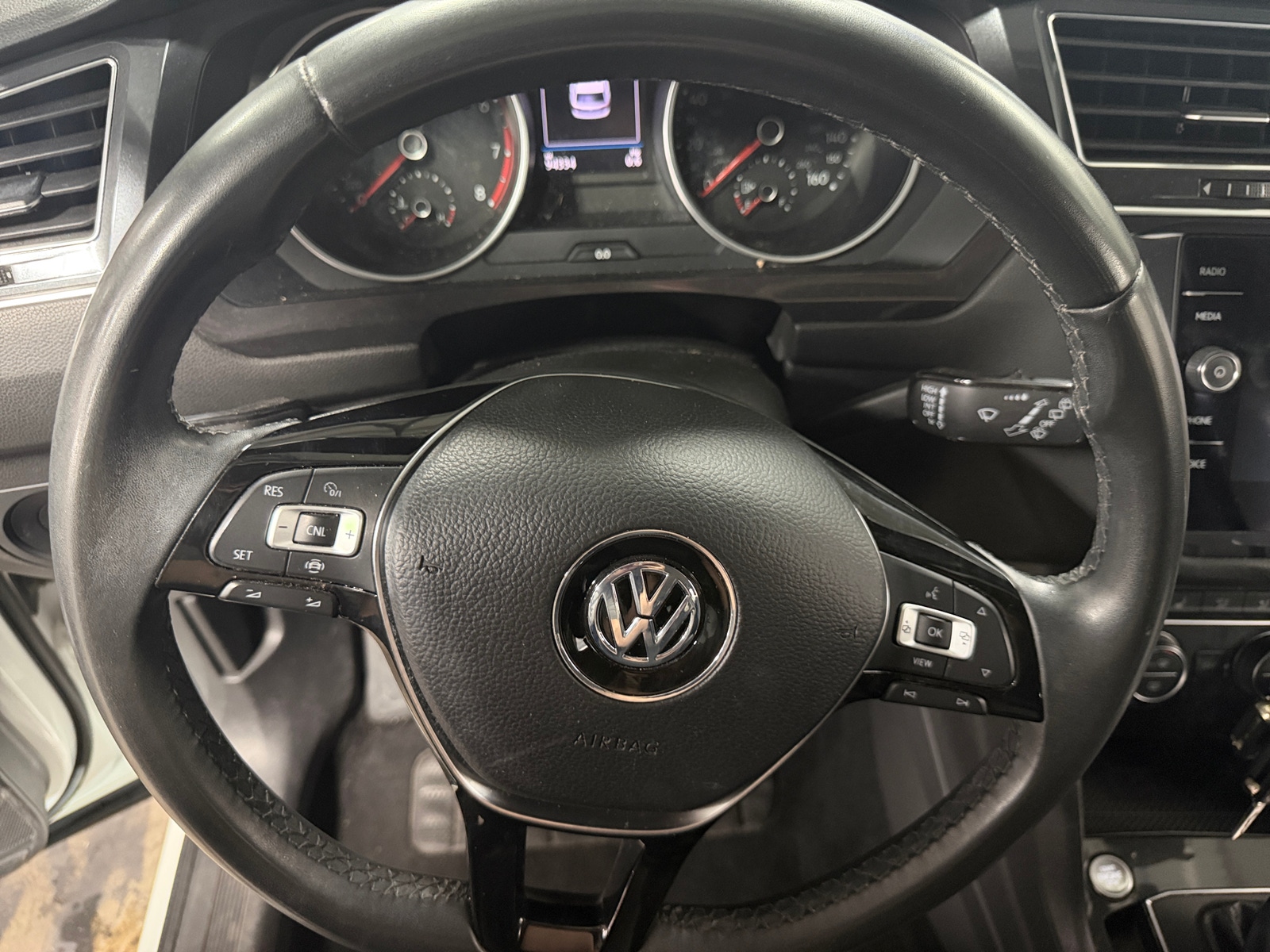 Thumbnail: 2020 Volkswagen Tiguan - 5