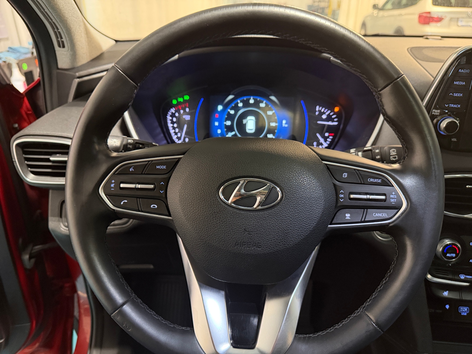 Thumbnail: 2020 Hyundai Santa Fe - 4