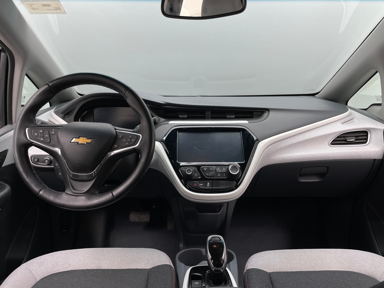 Thumbnail: 2017 Chevrolet Bolt EV - 3