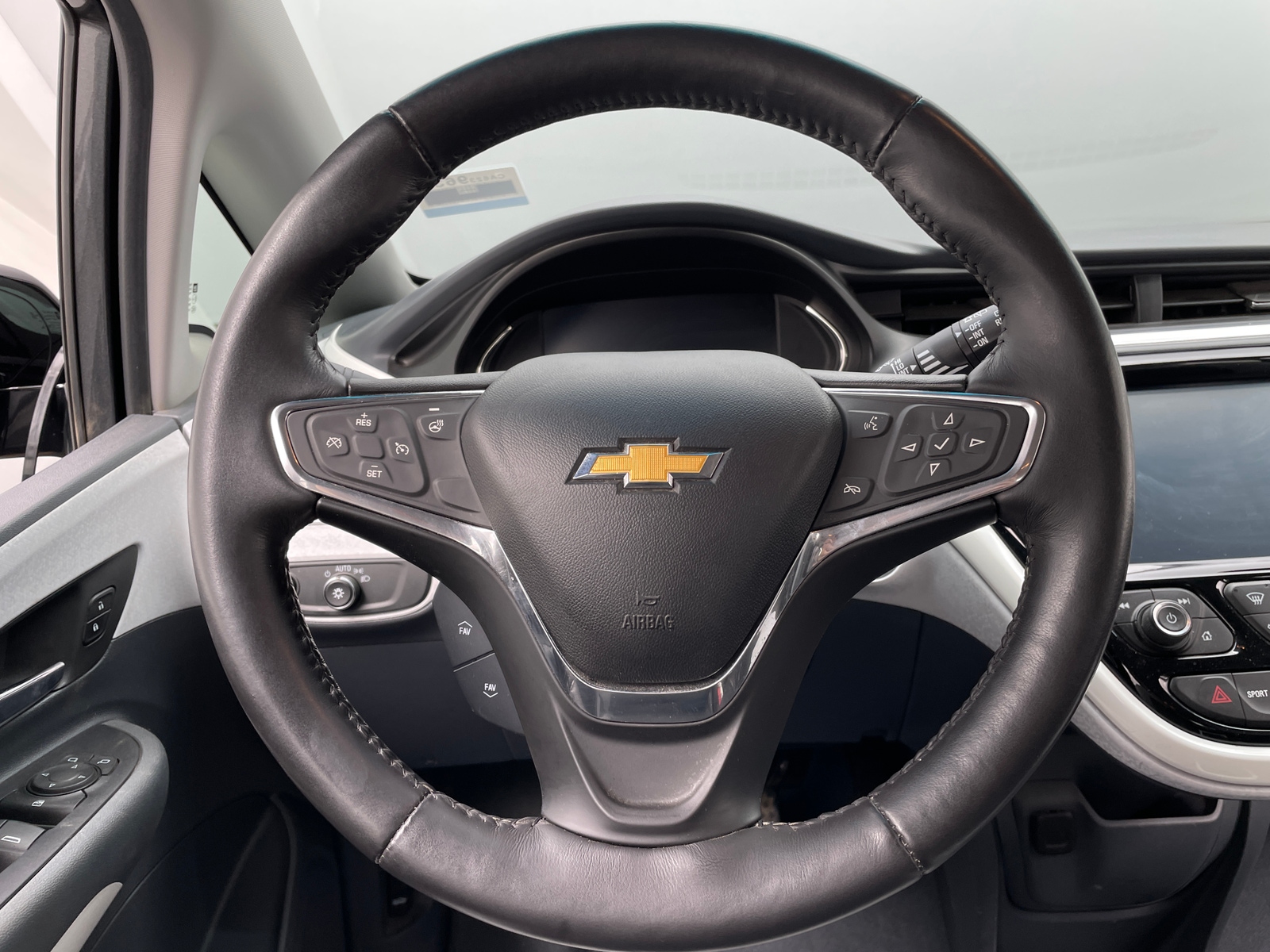 Thumbnail: 2017 Chevrolet Bolt EV - 5